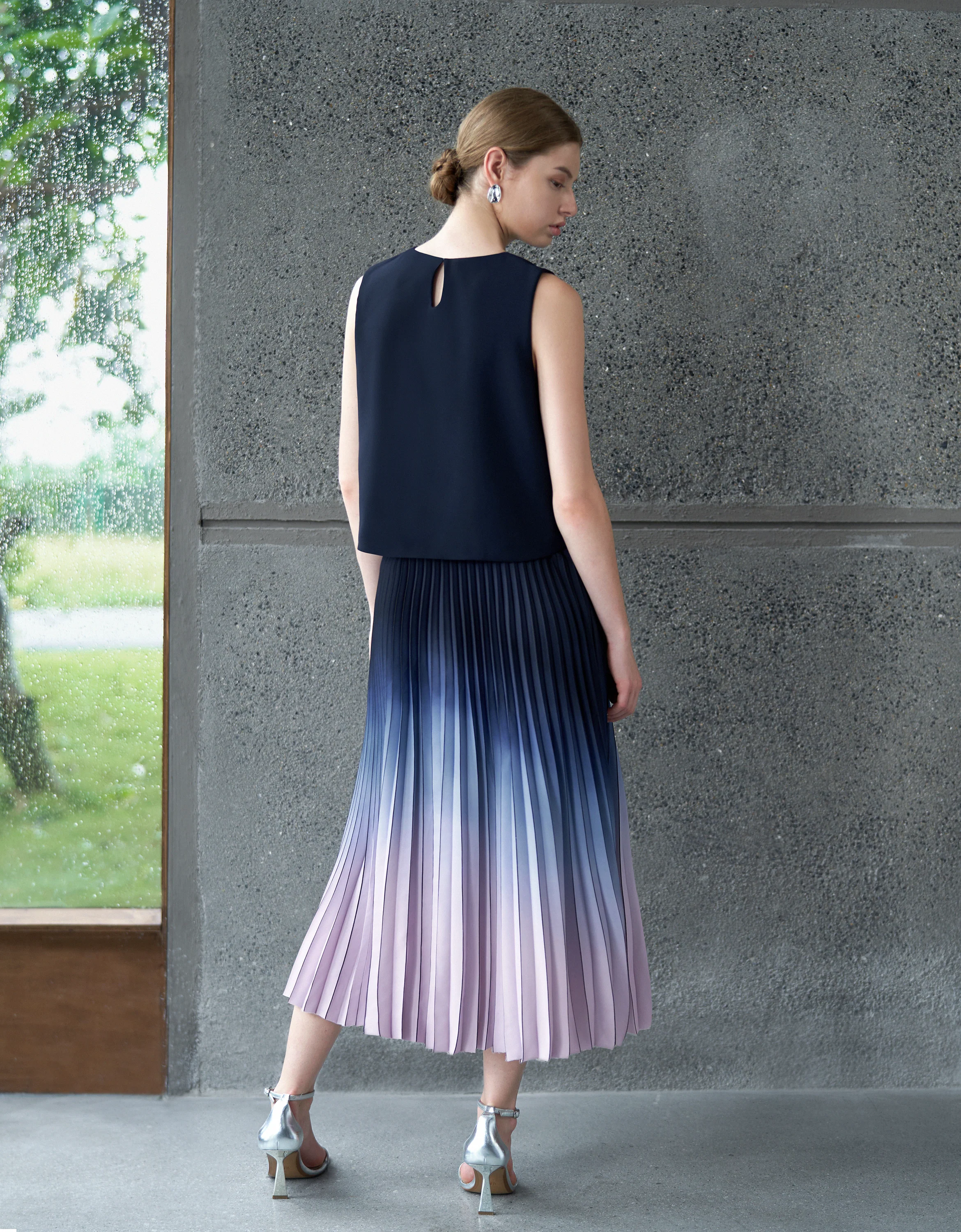 Gradient Print Pleated Midi Dress - Image 4