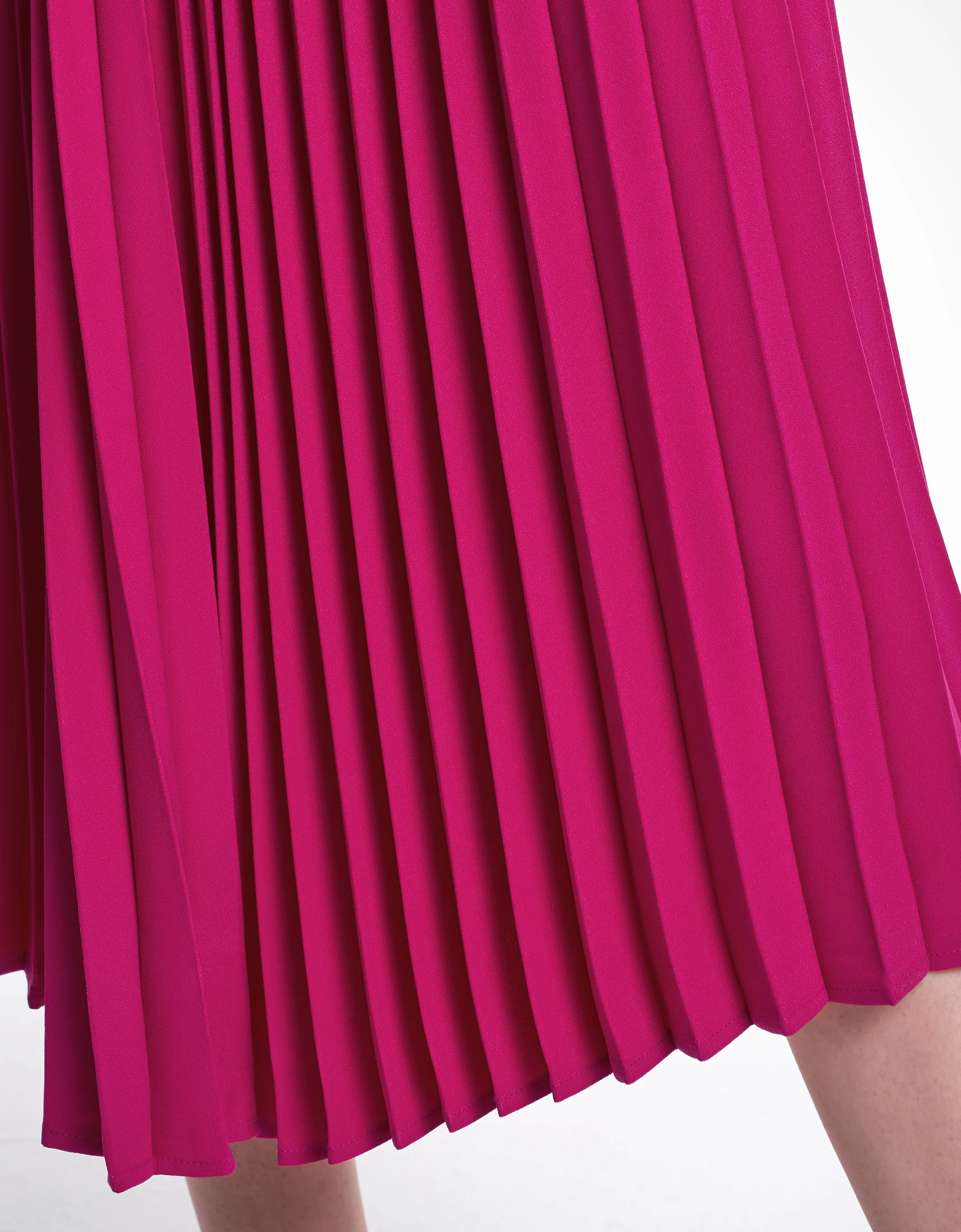 Halter Neck Pleated Dress - Image 5