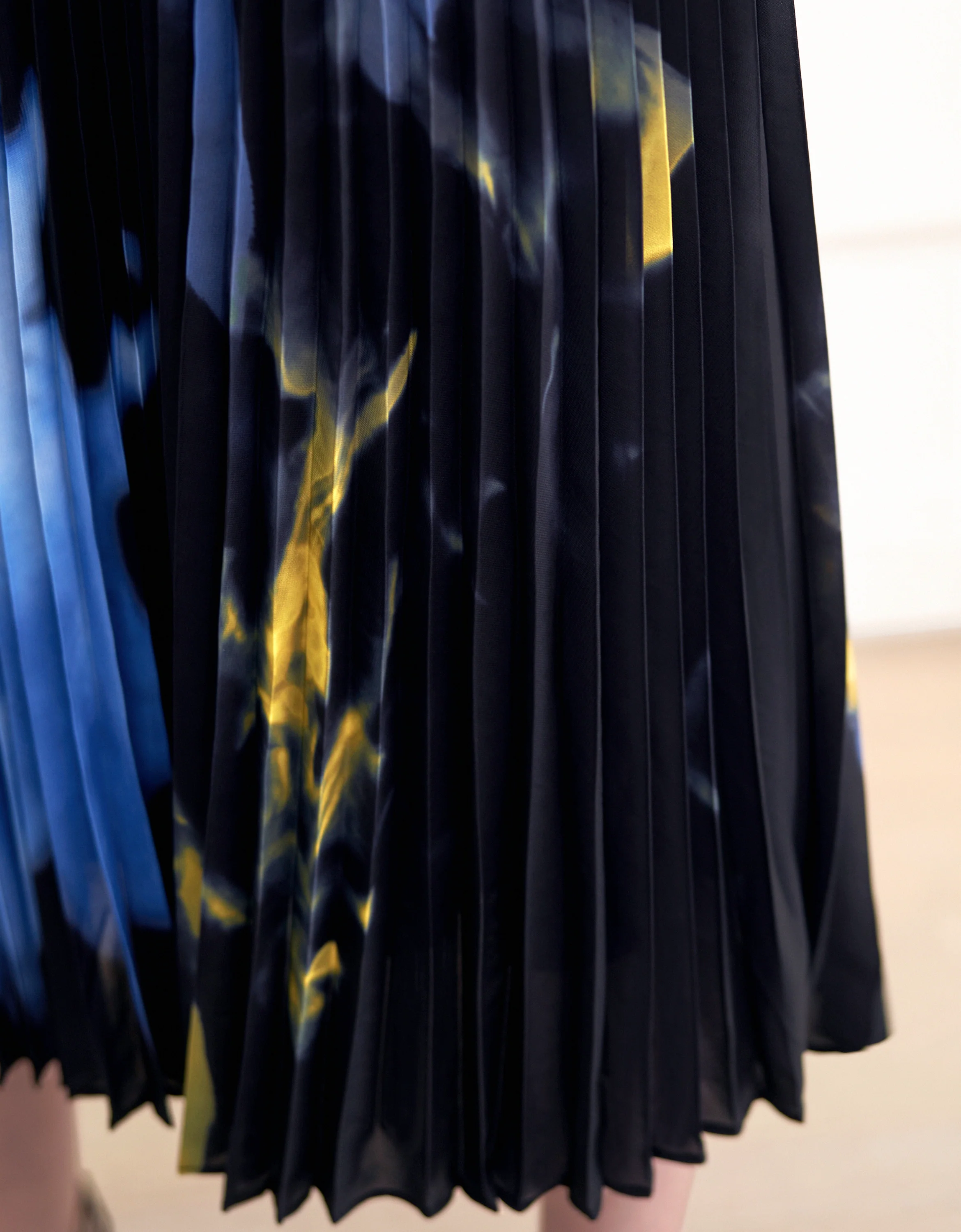 Ink-dye Art Print Pleated Dress - Image 5