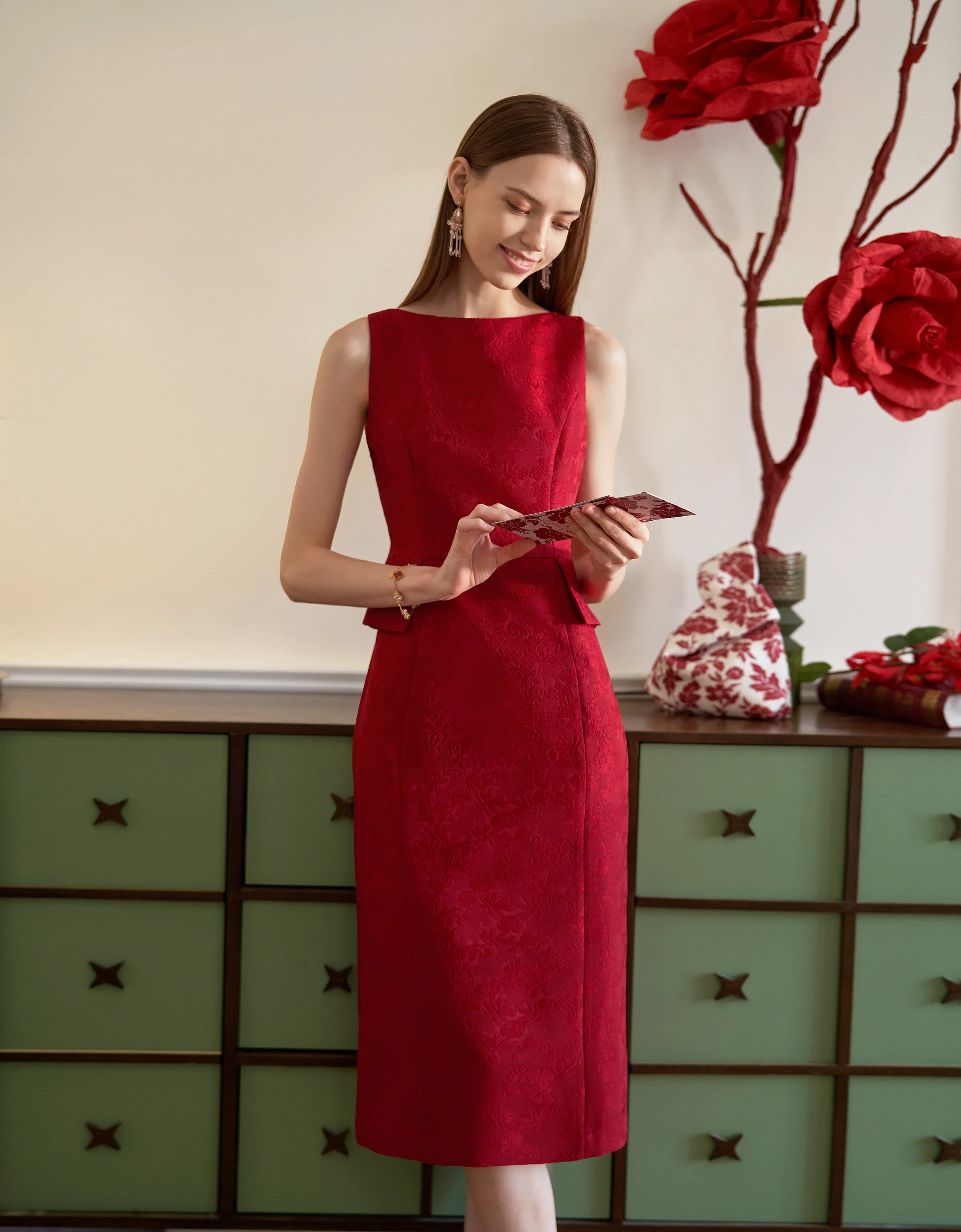 Jacquard Boat Neck Sleeveless Midi Dress - Image 4