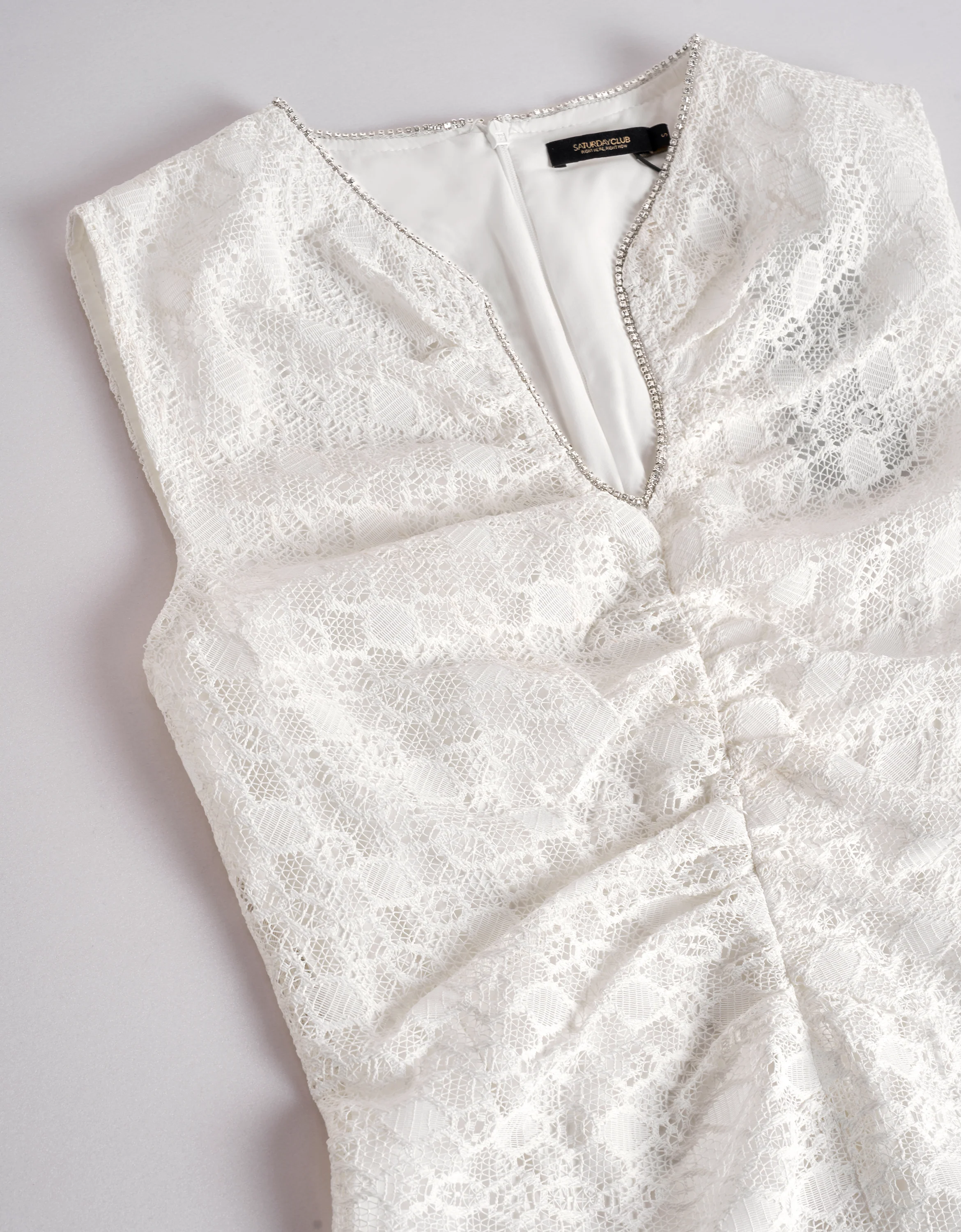 Keyhole Neckline Ruched Front Lace Top - Image 7