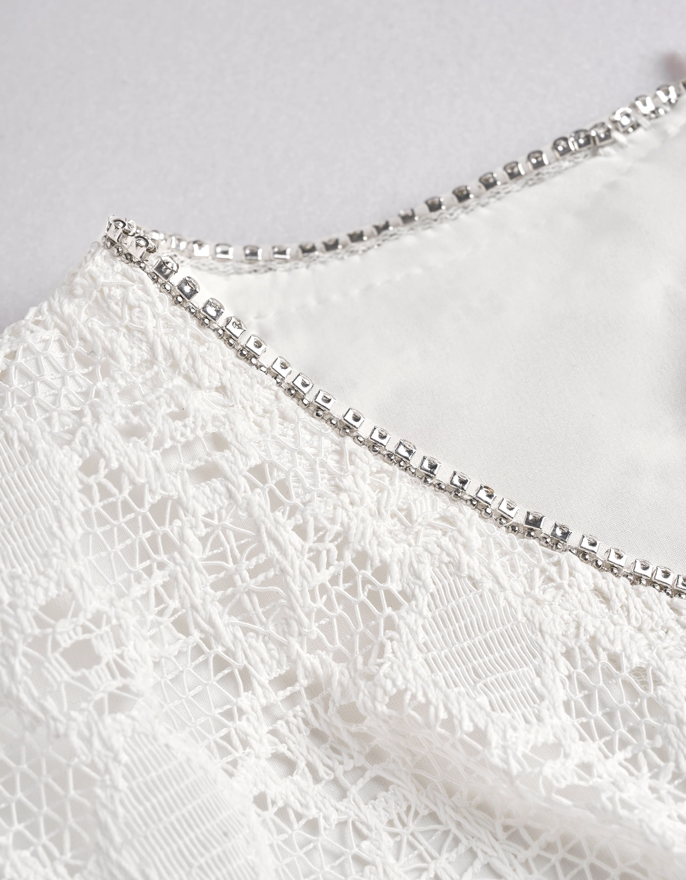Keyhole Neckline Ruched Front Lace Top - Image 8