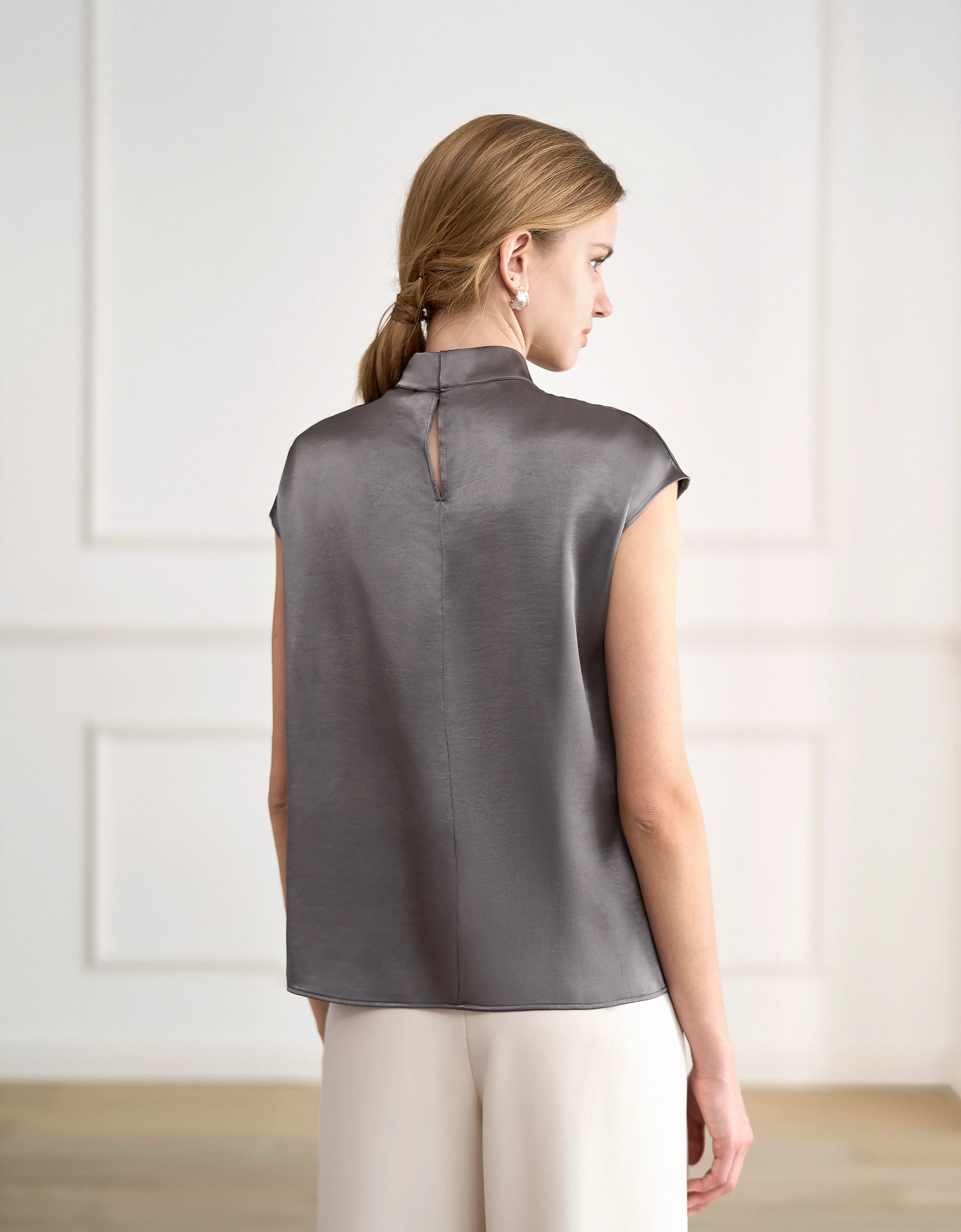 Knotted Neckline Stand Collar Top - Image 4