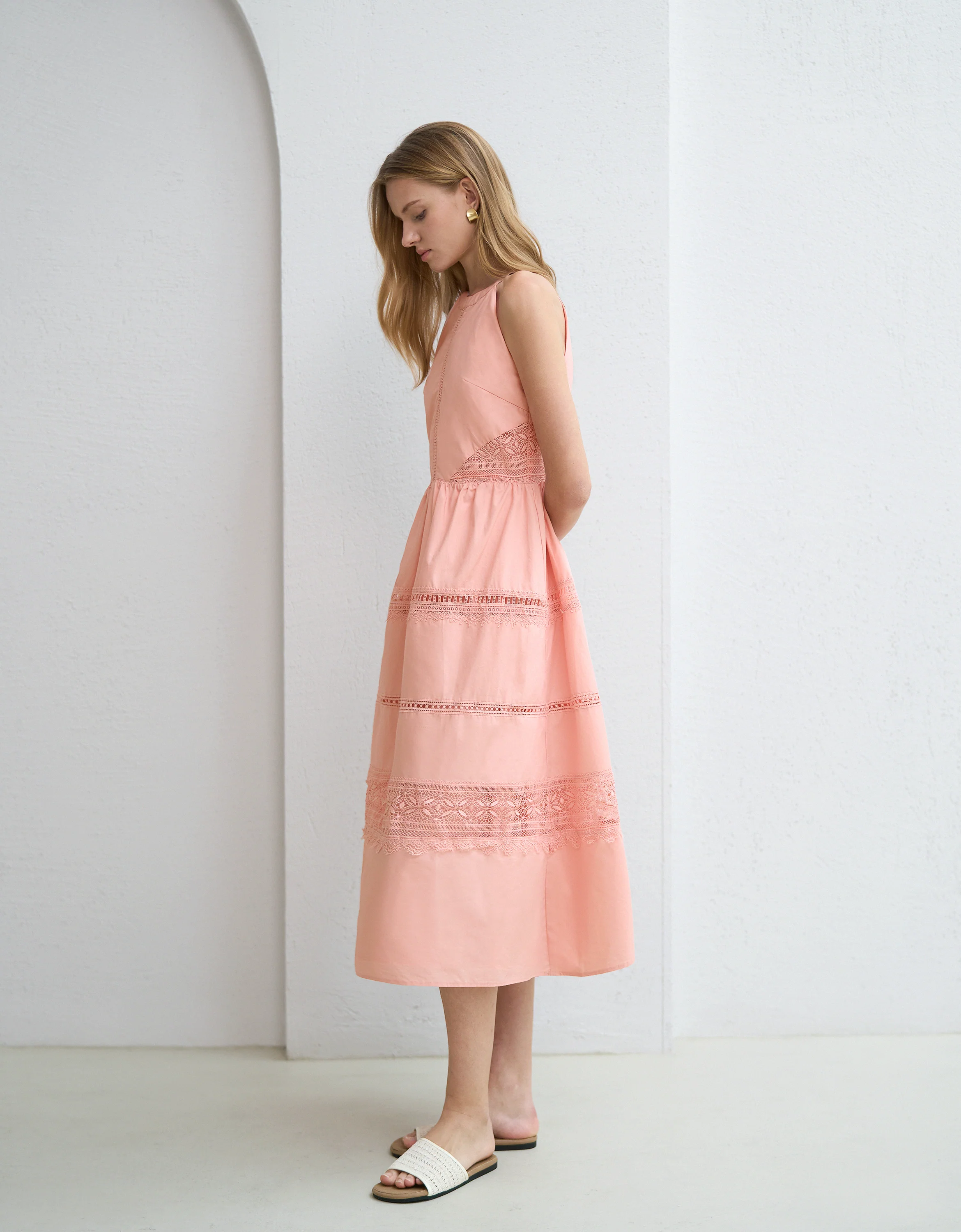 Lace Insert Halterneck Midi Dress - Image 3