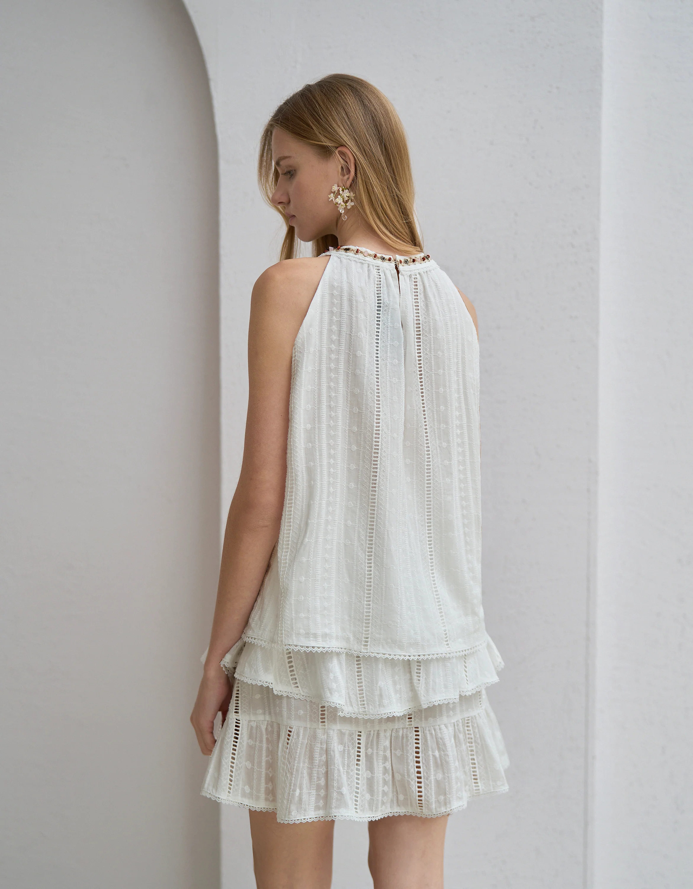 Lace Trim Embroidered Sleeveless Top - Image 4