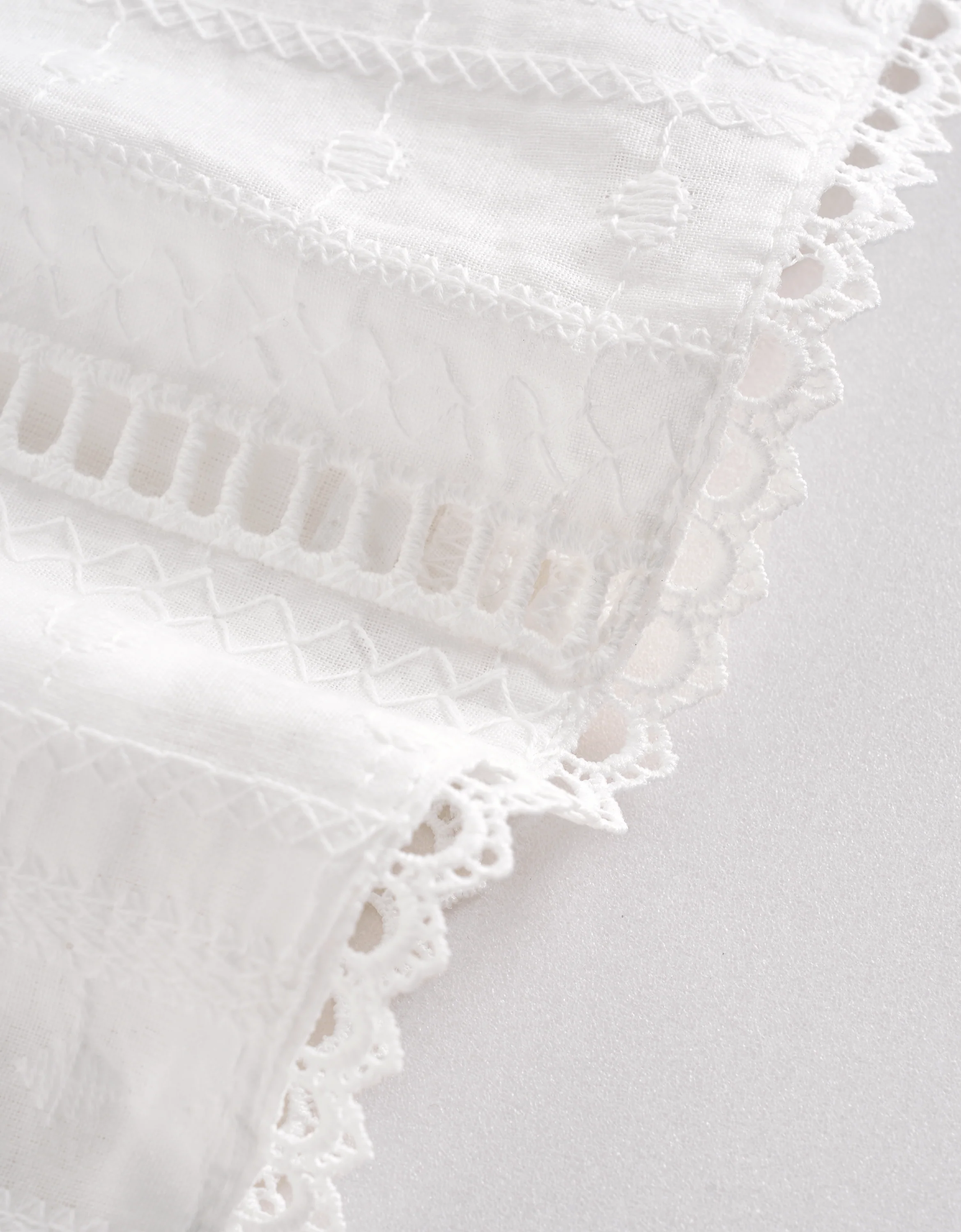 Lace Trim Embroidered Sleeveless Top - Image 7