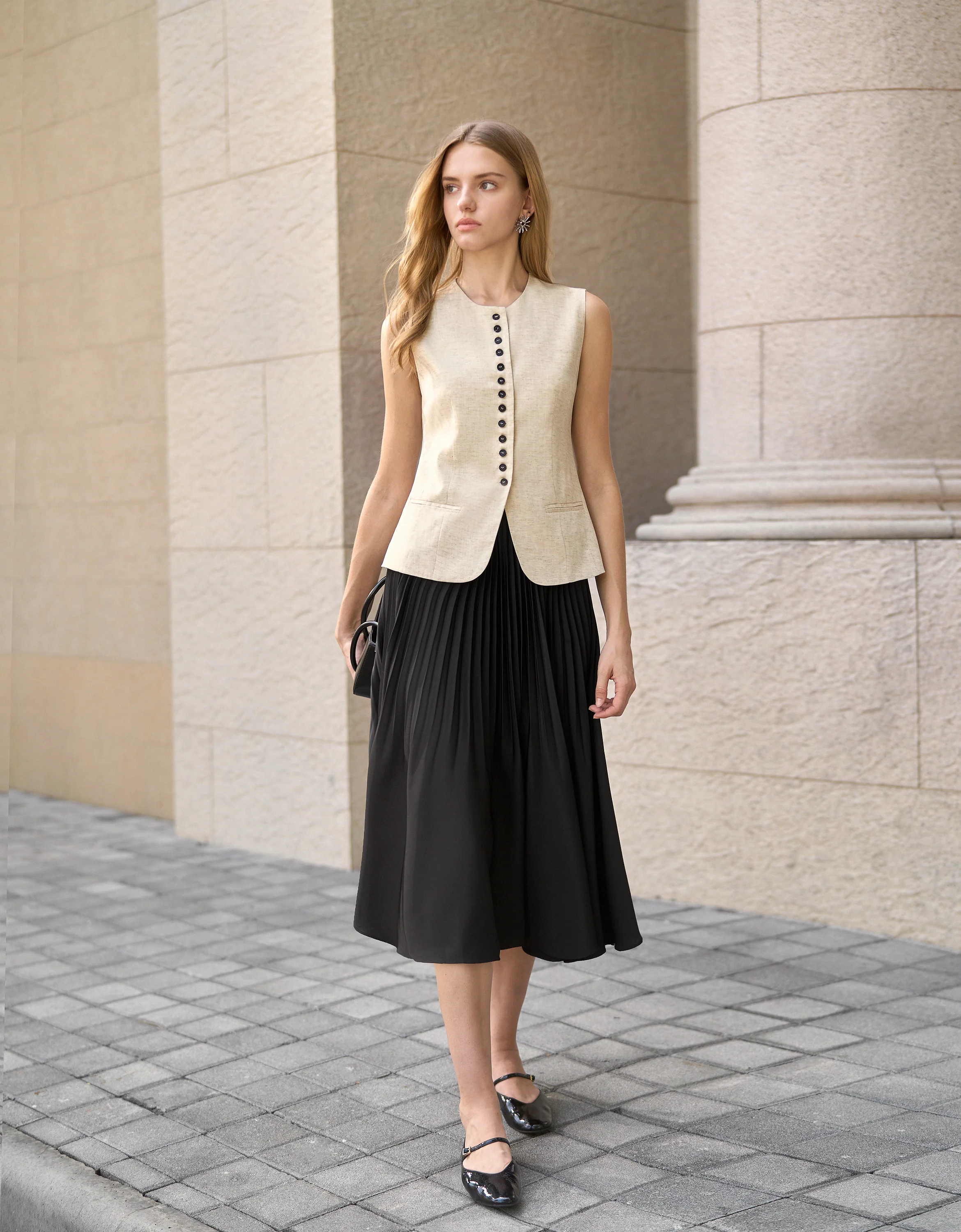 Linen-blend Button Front Sleeveless Vest