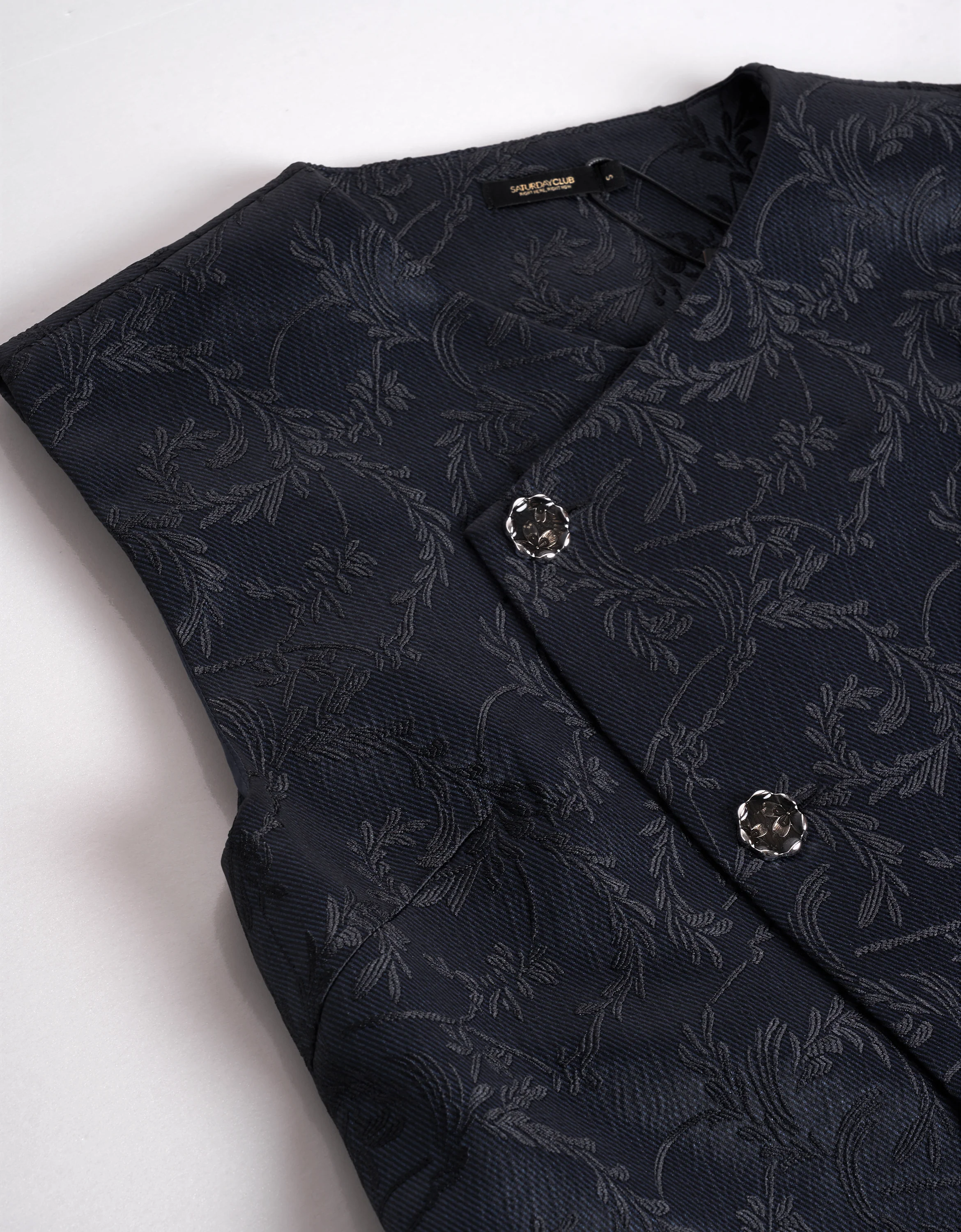Mandarin Style Asymmetric Jacquard Vest - Image 6