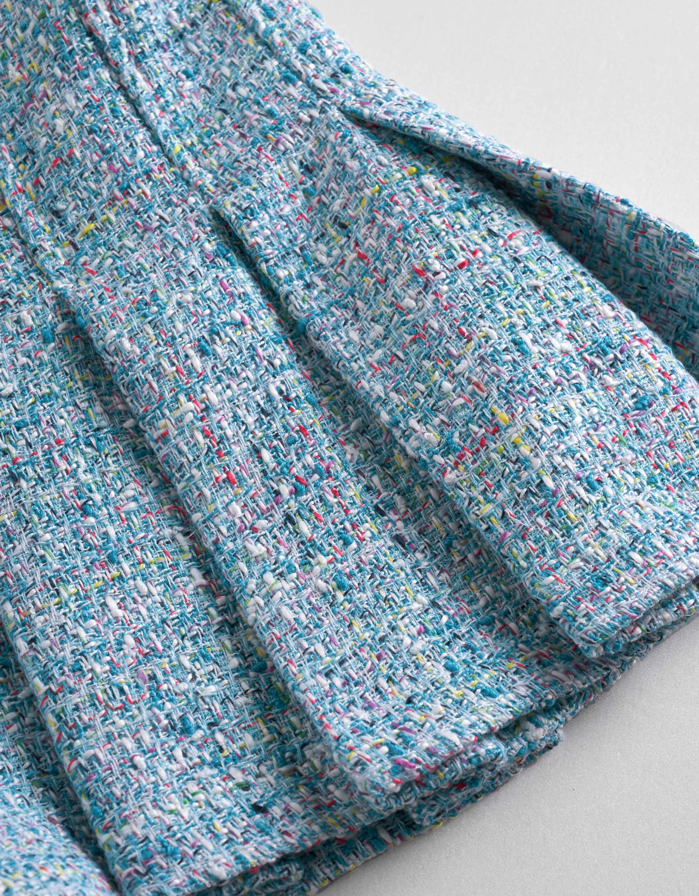 Mid-rise Pleated Tweed Shorts - Image 6