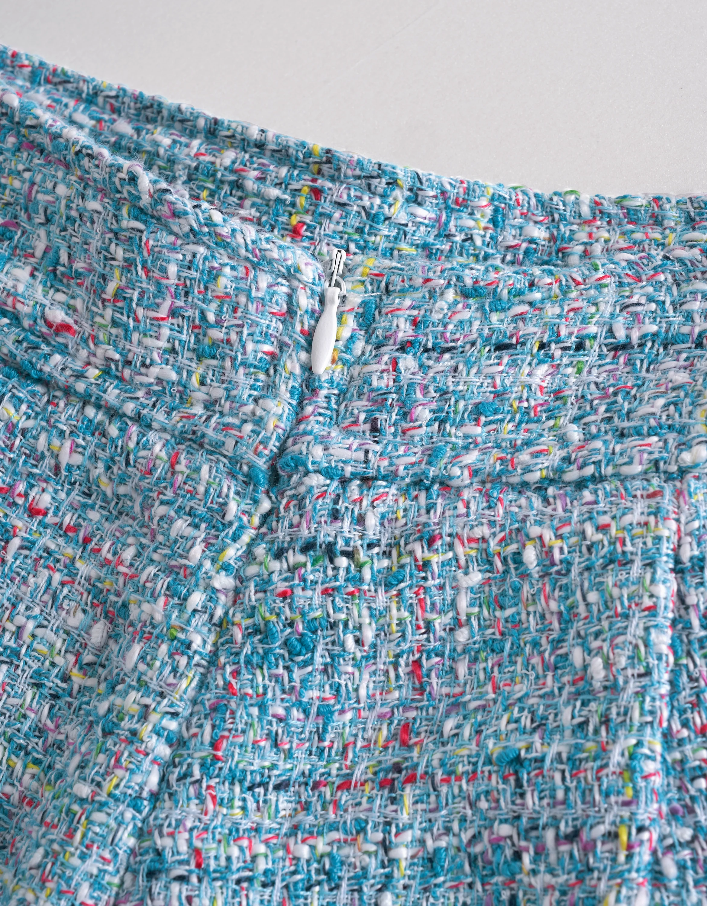 Mid-rise Pleated Tweed Shorts - Image 7
