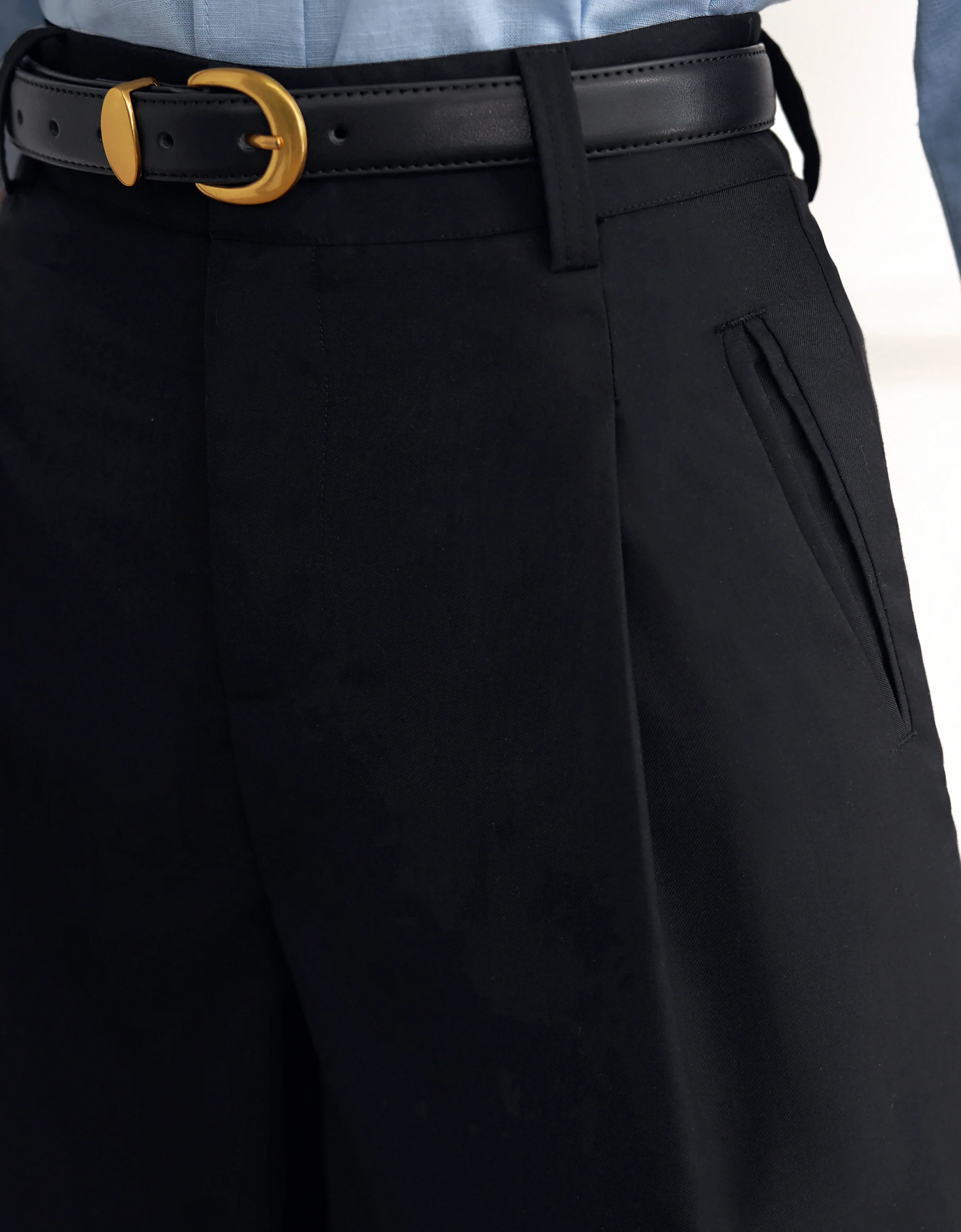 Mid-rise Shorts - Image 6