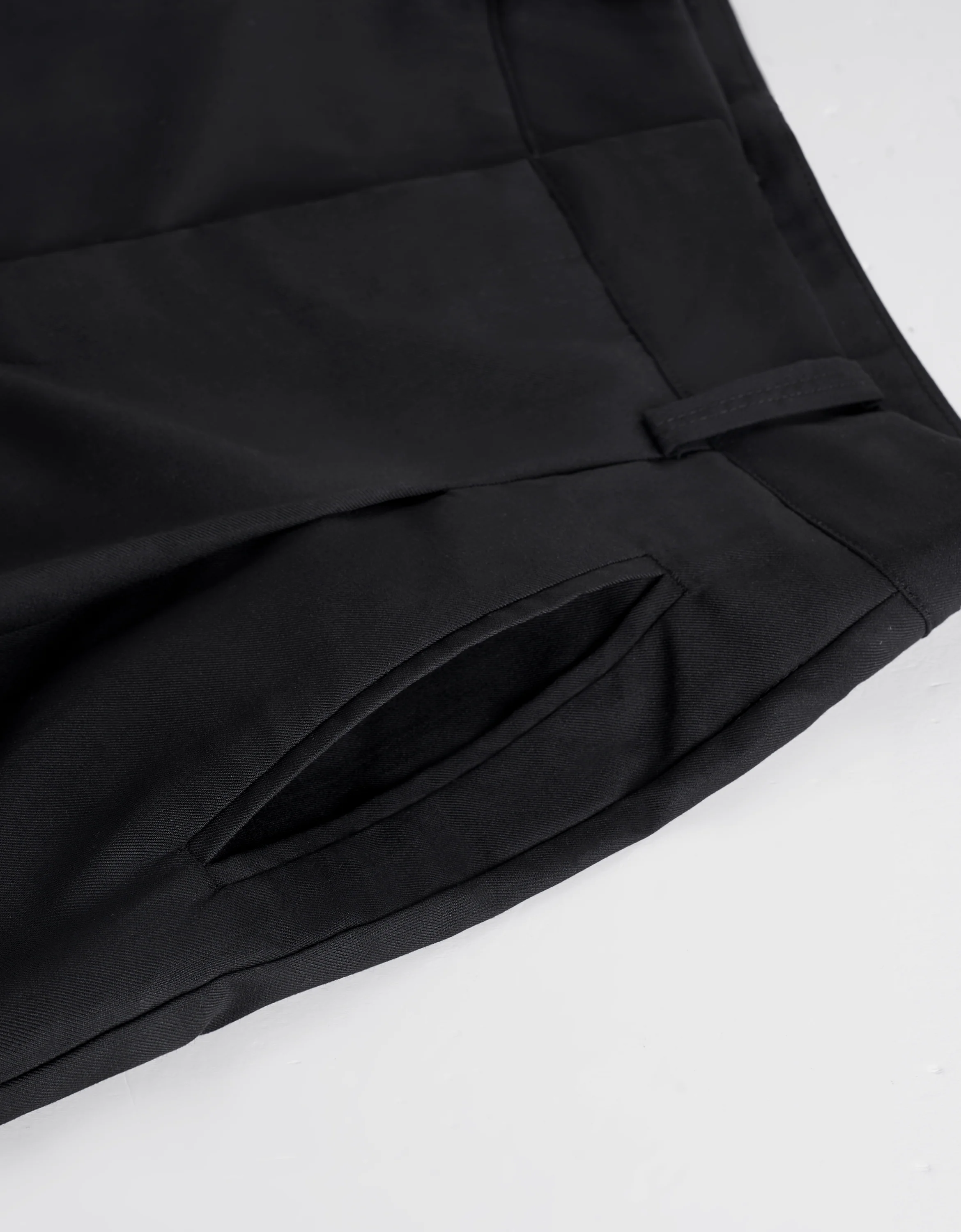 Mid-rise Shorts - Image 8
