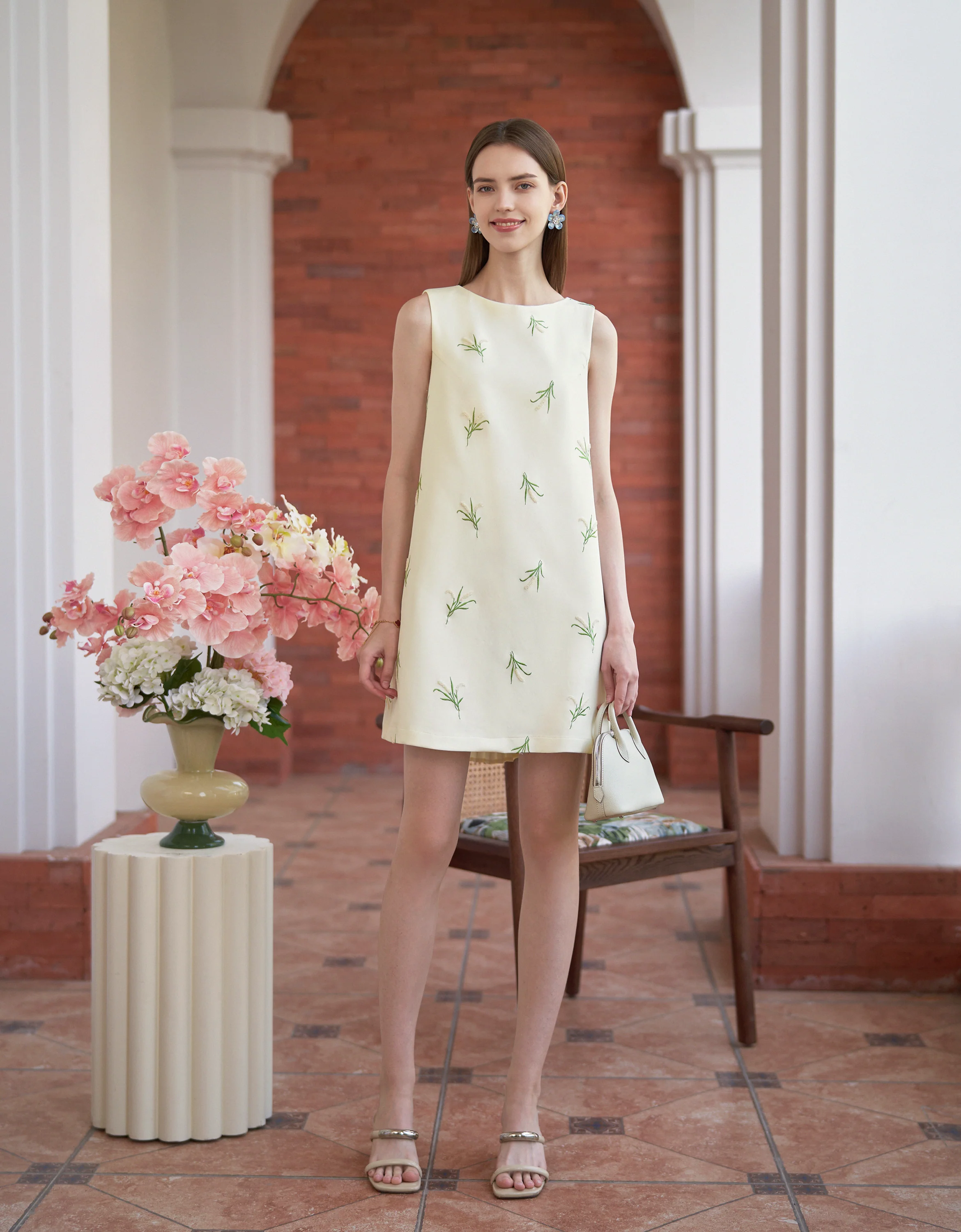Pleated Back Sleeveless Jacquard Dress - Image 4