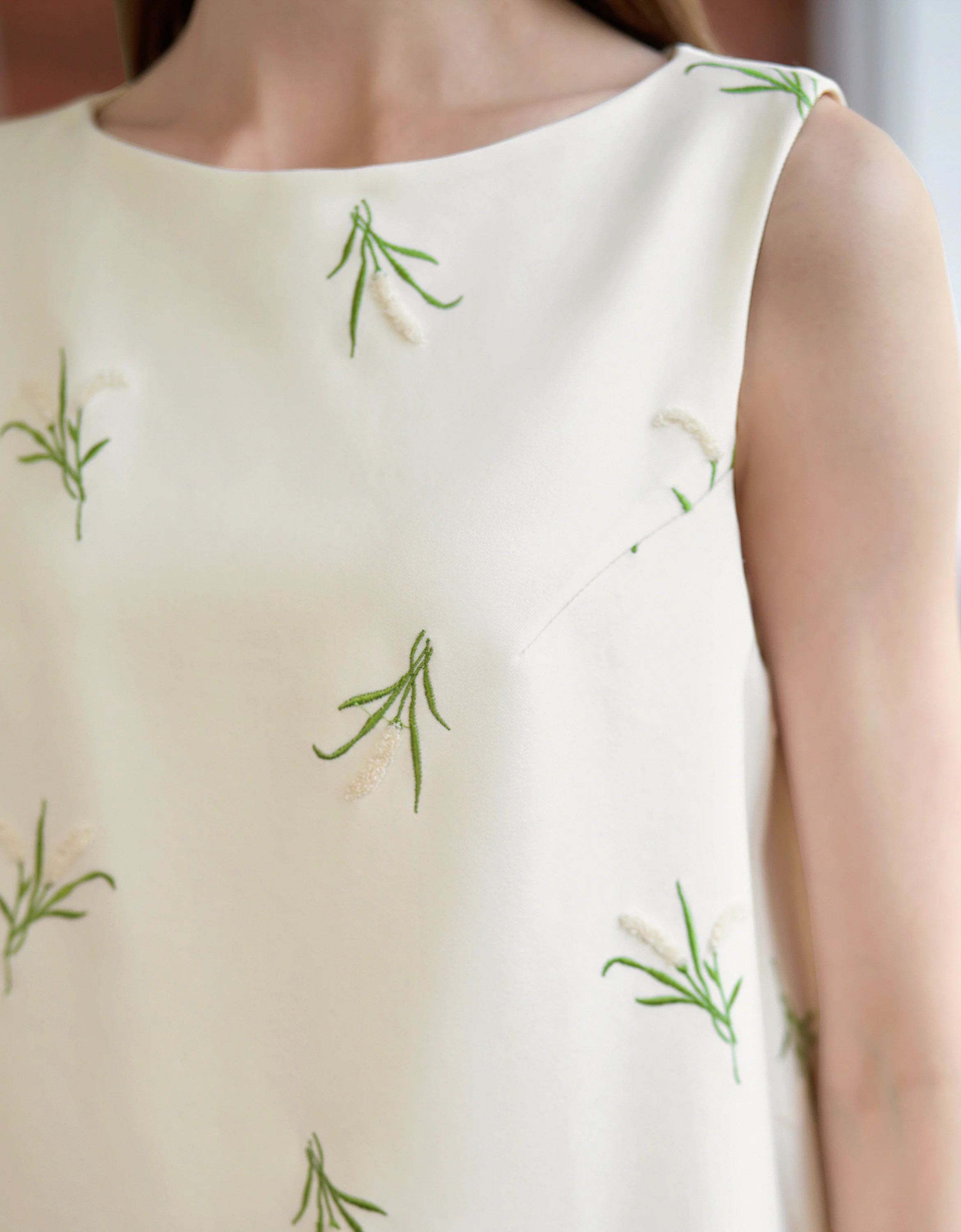 Pleated Back Sleeveless Jacquard Dress - Image 8