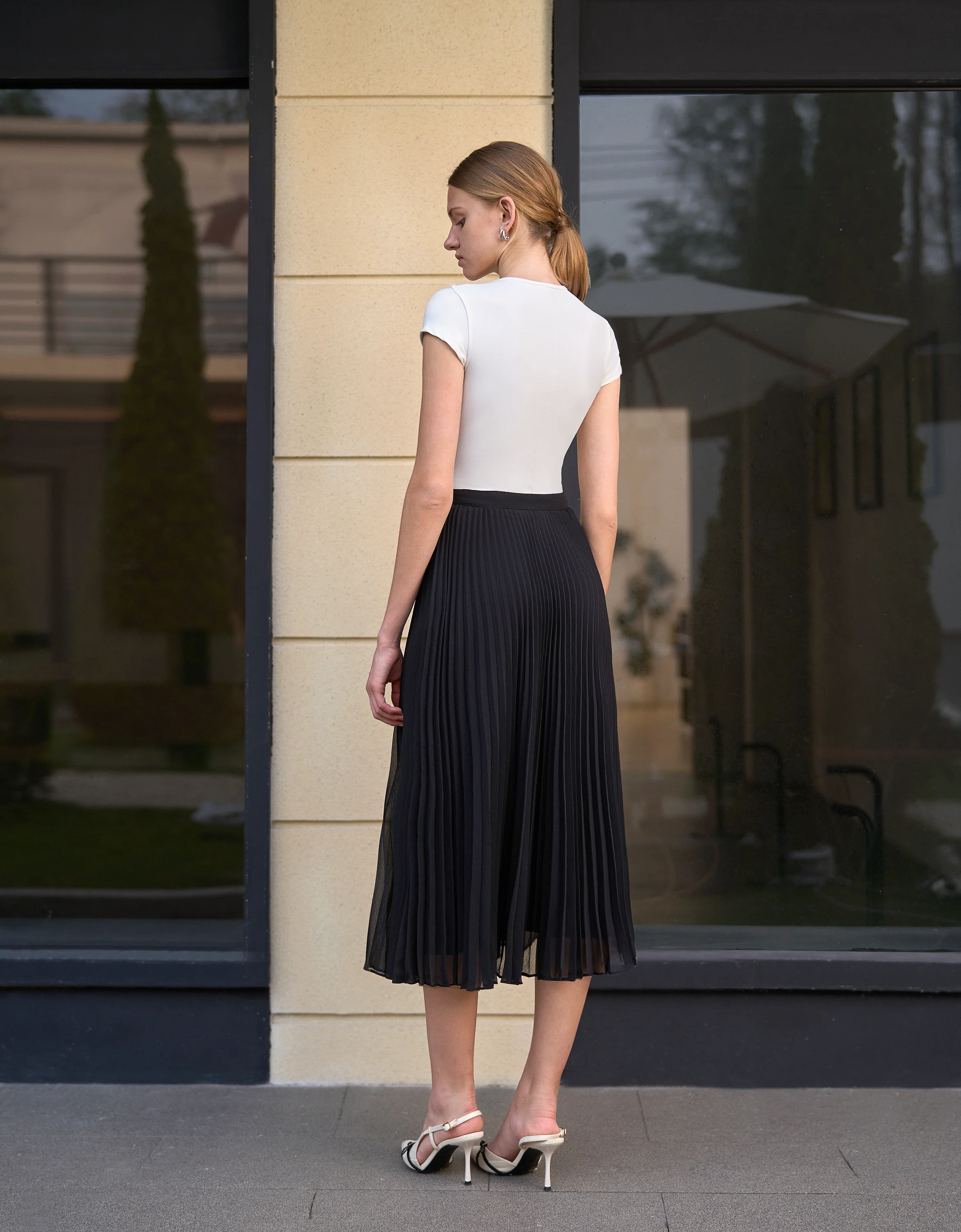Pleated Chiffon Midi Skirt - Image 4