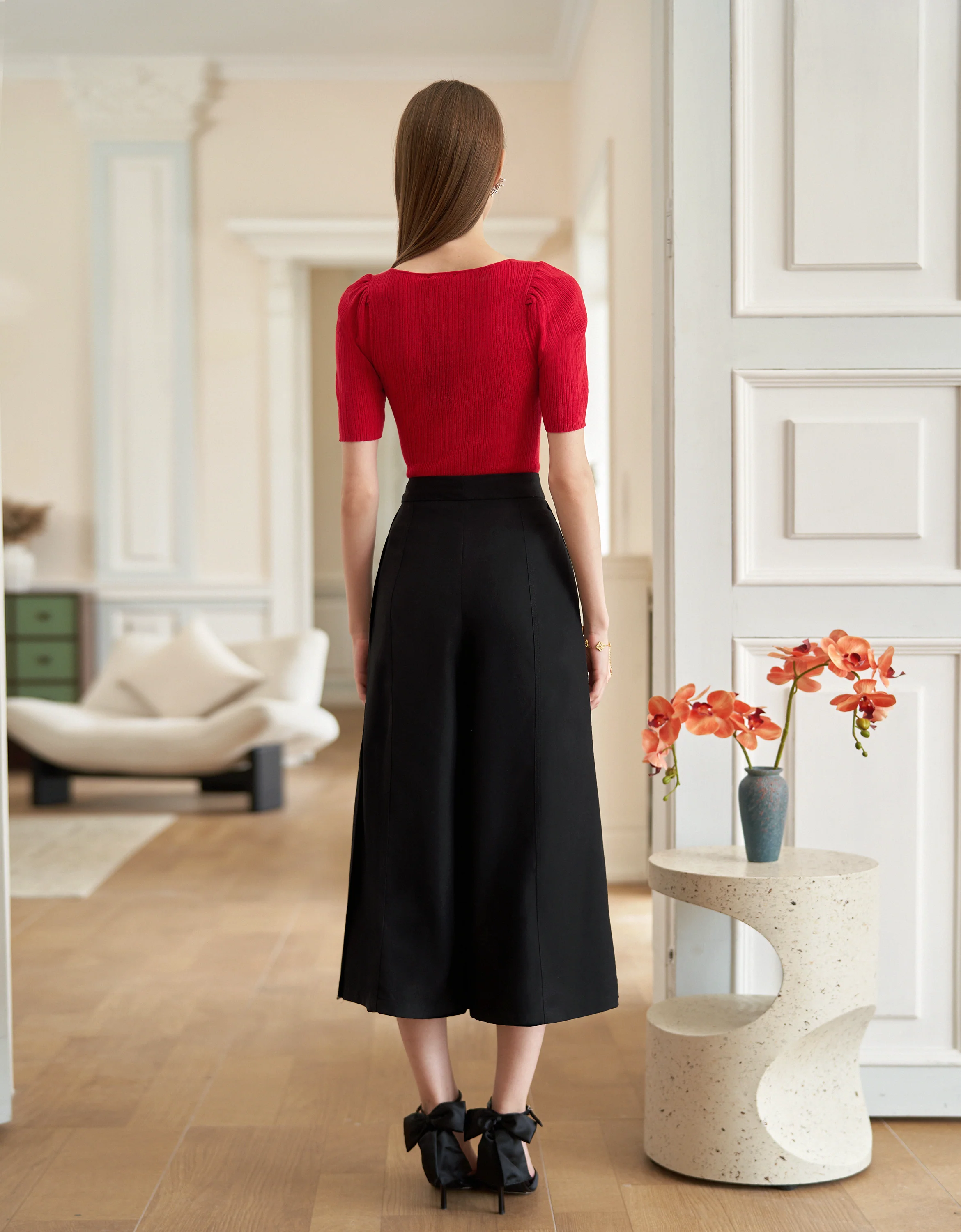 Pleated Detail Mid-rise Trousers - Image 4