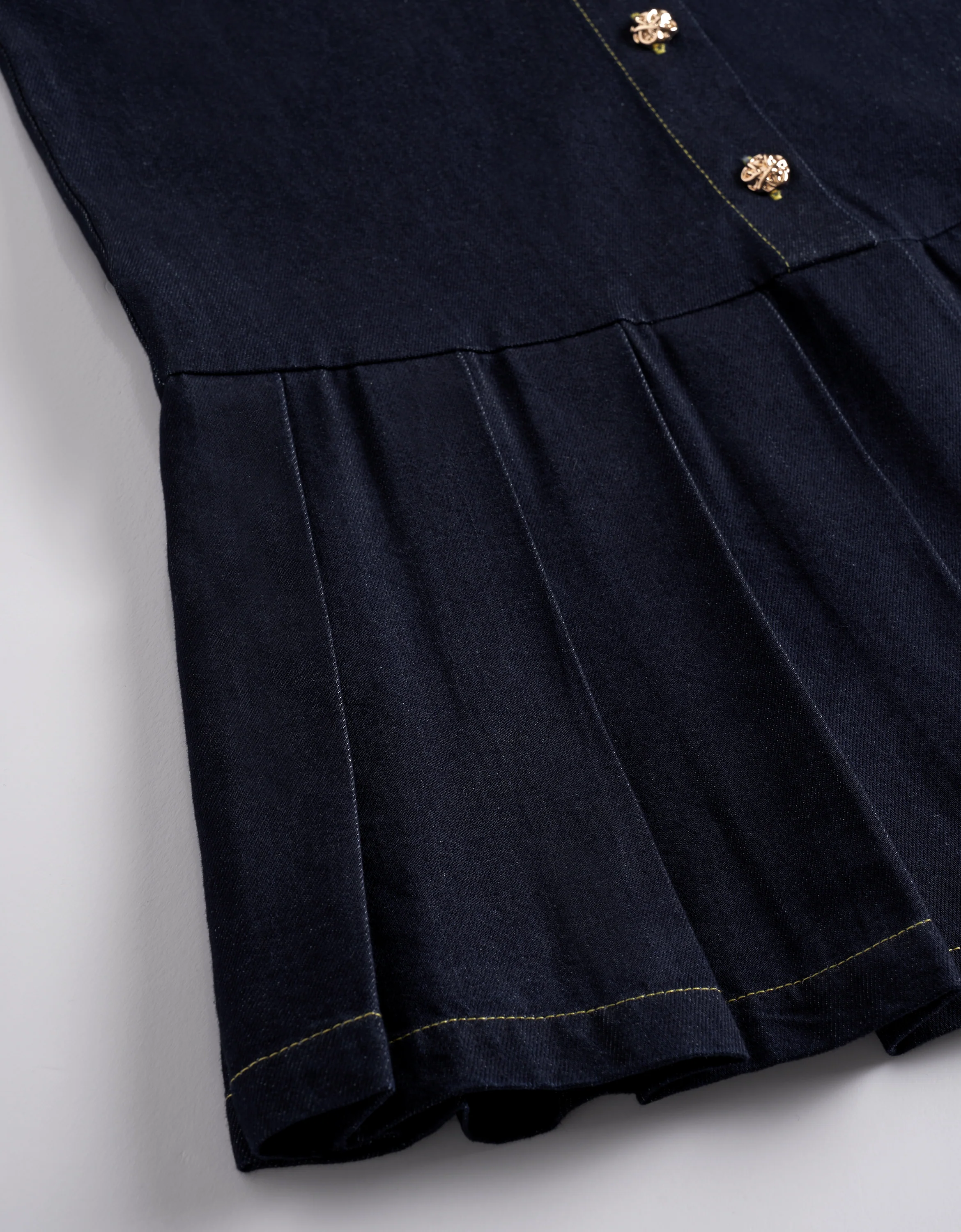 Pleated Hem Sleeveless Denim Shirt Dress - Image 9