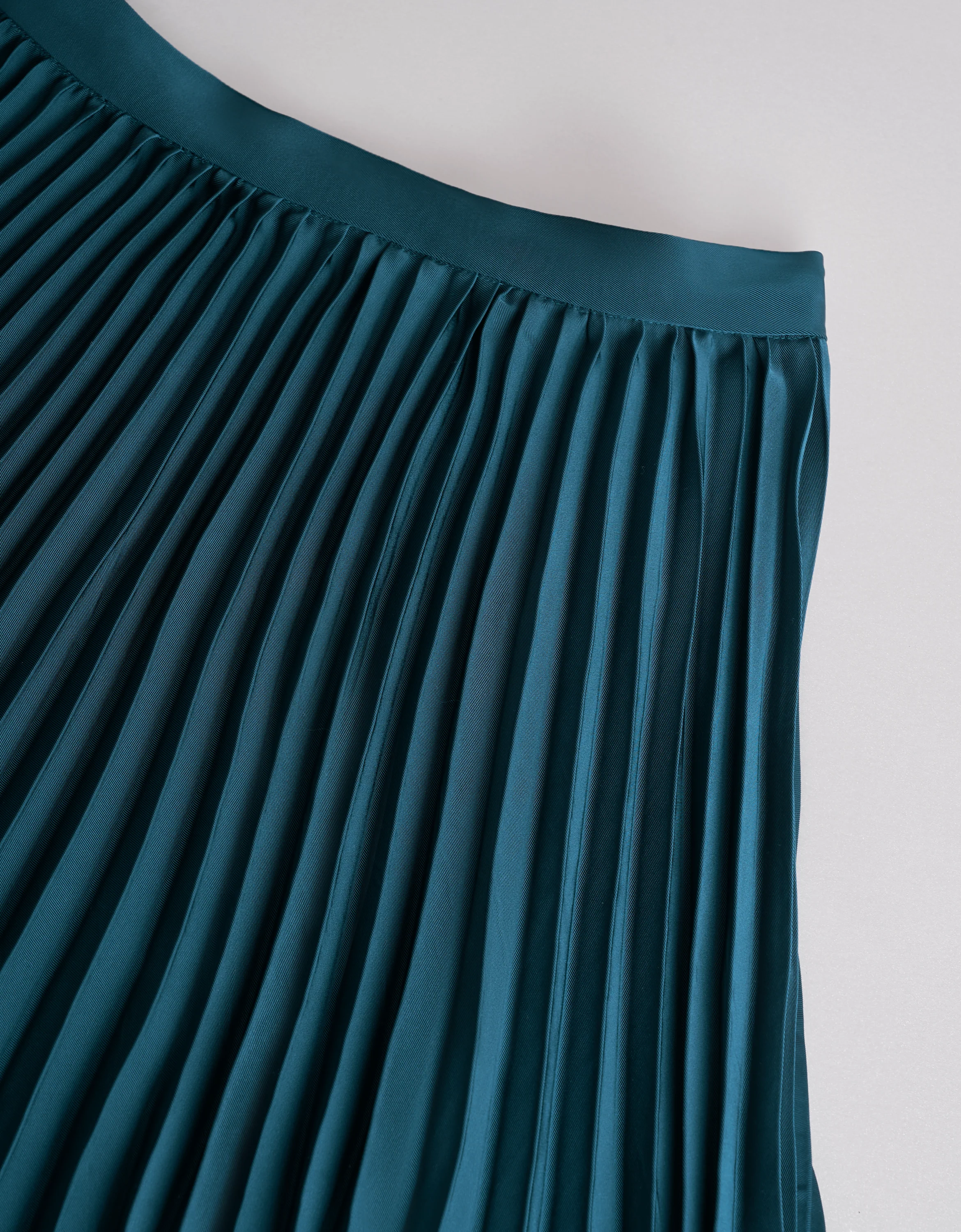 Pleated Midi Fishtail Skirt - Image 26