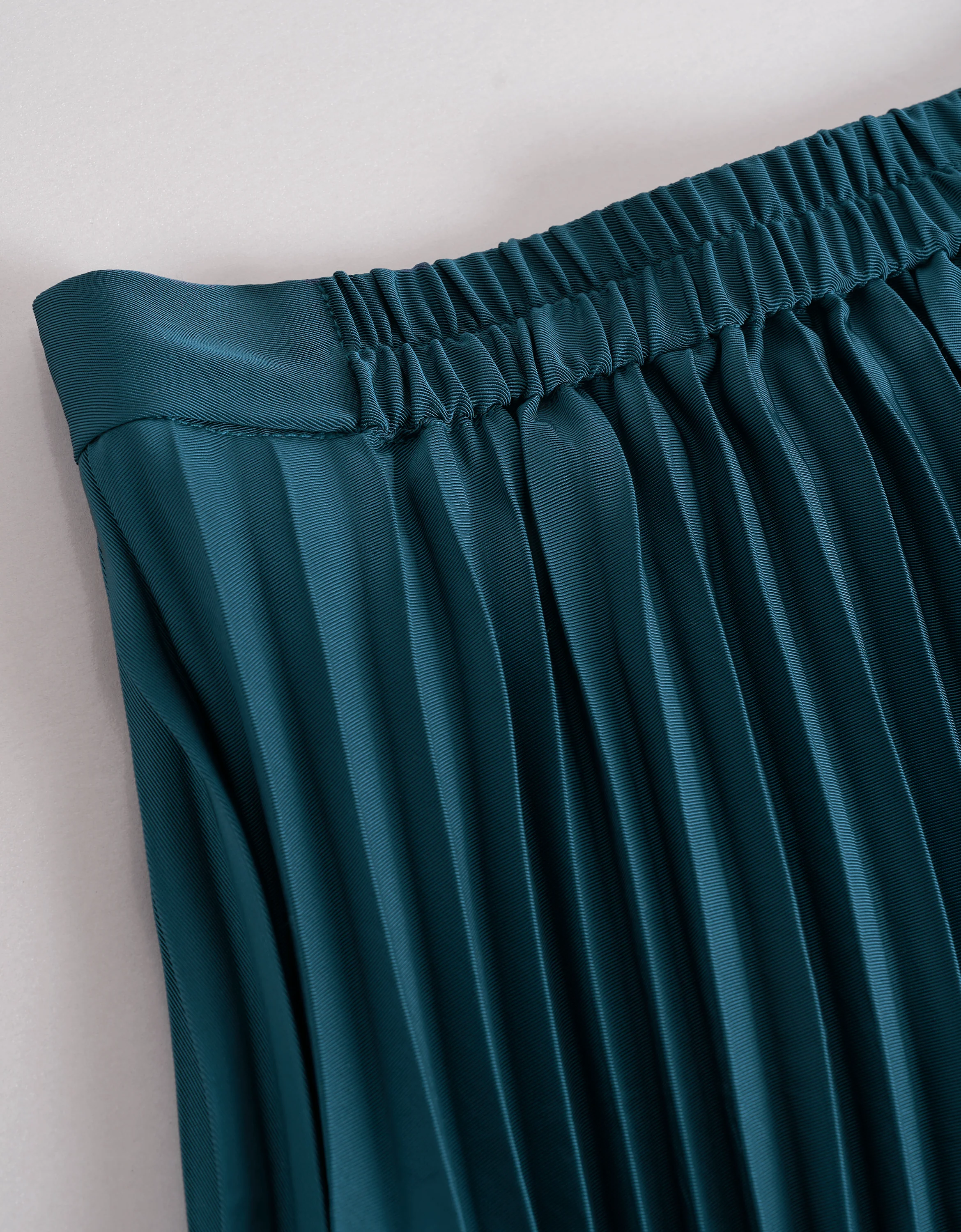 Pleated Midi Fishtail Skirt - Image 27