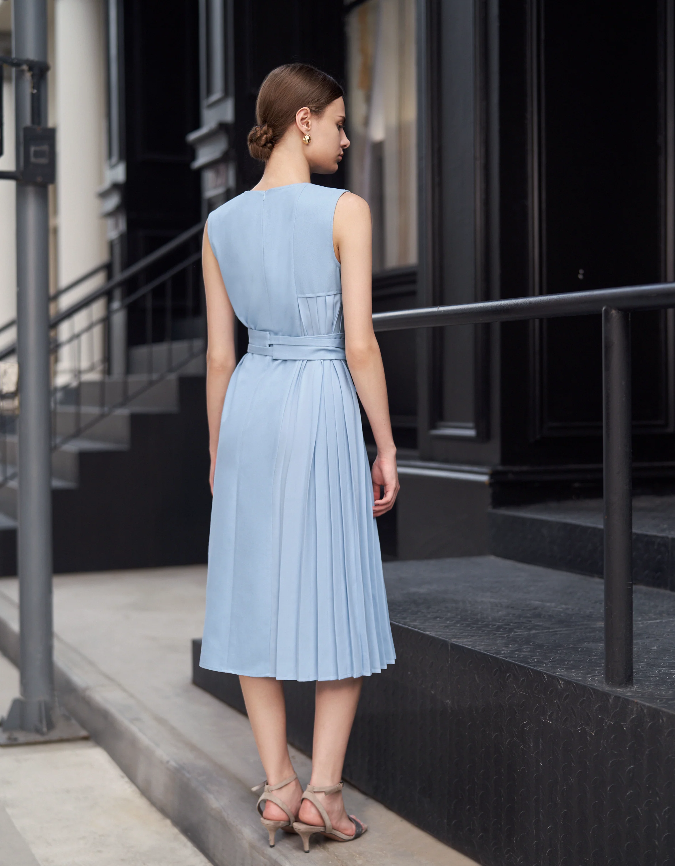 Pleated Panel Denim Midi Dress - Image 23