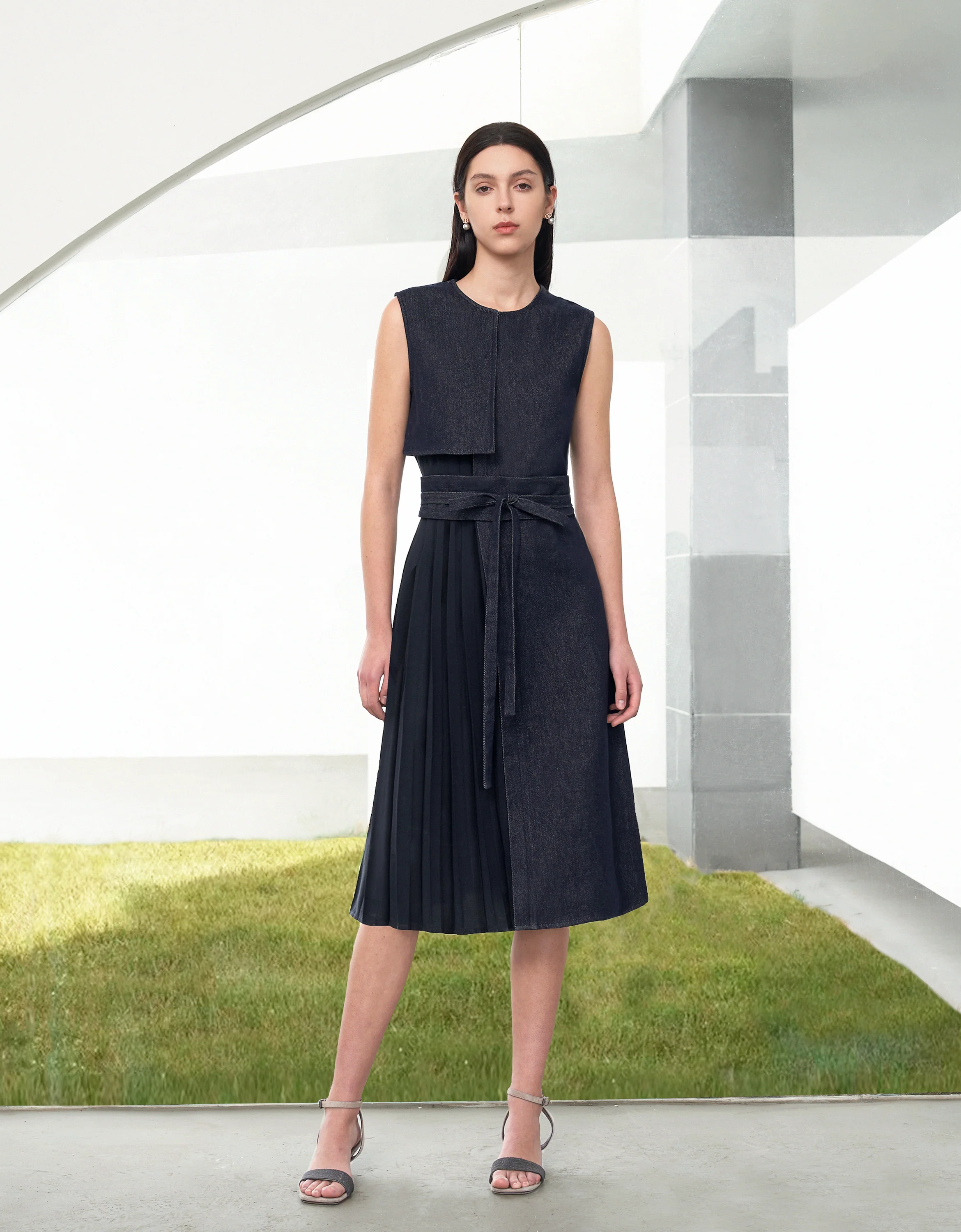 Pleated Panel Denim Midi Dress - Image 7