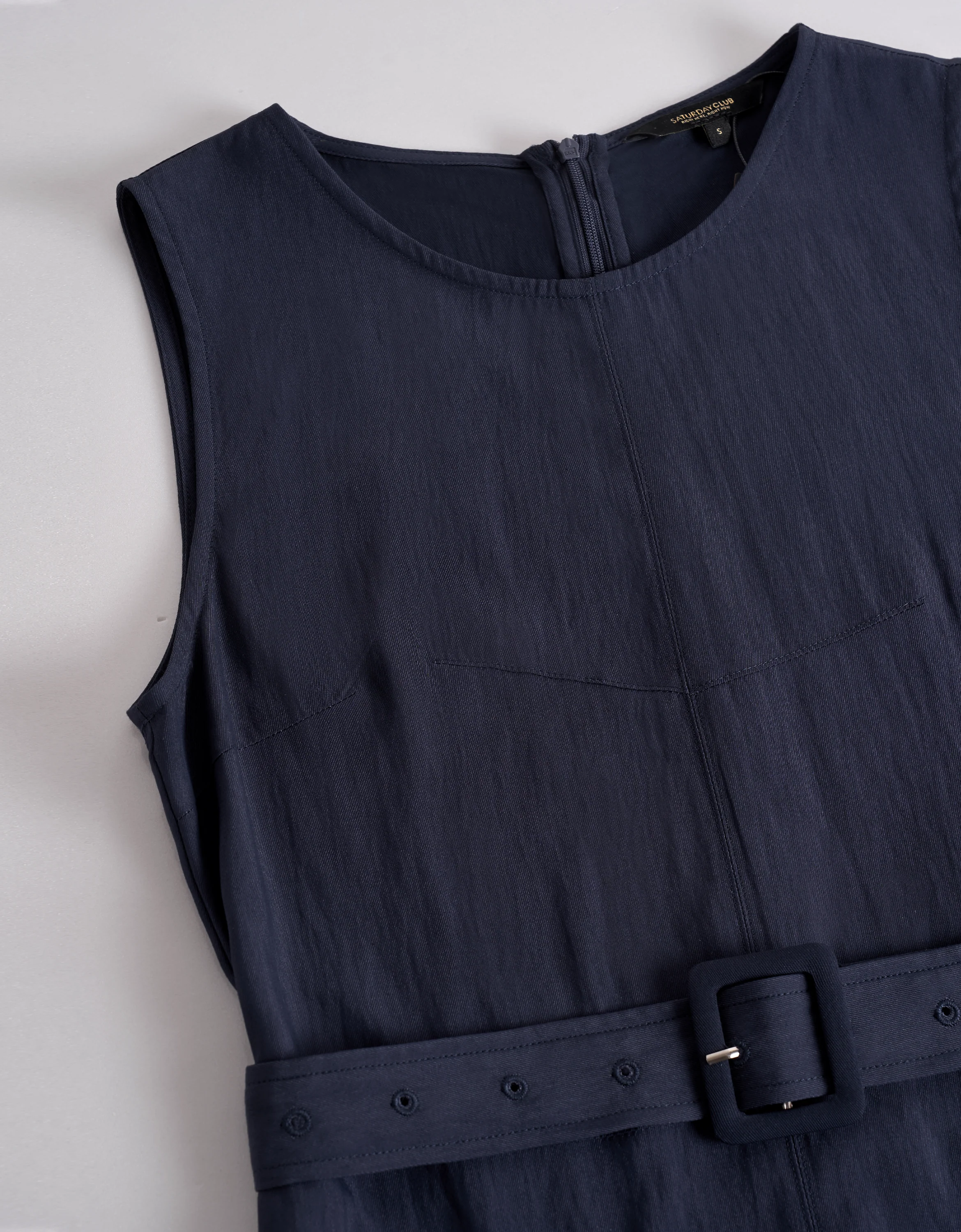 Pleated Skirt Round Neck Sleeveless Dress - Image 7