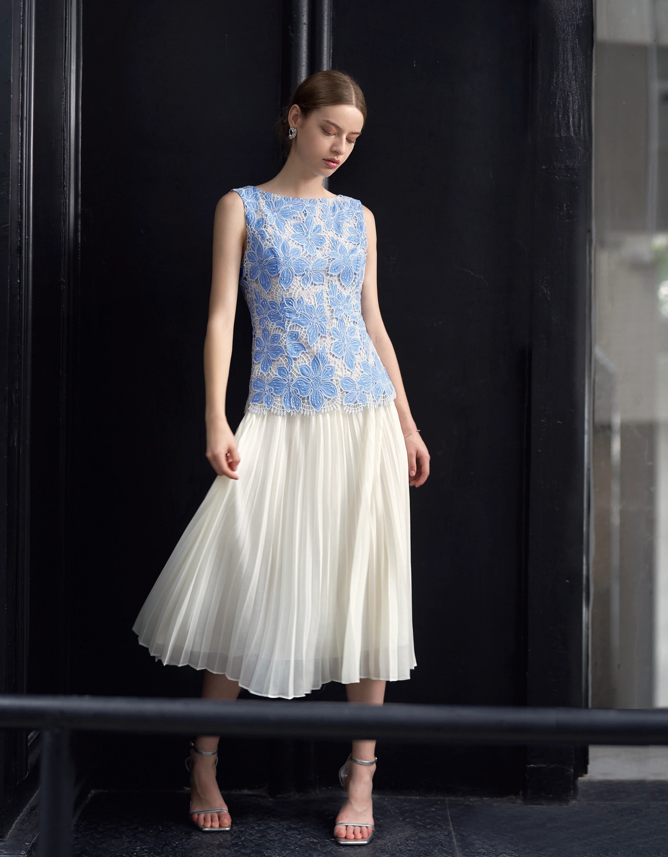 Pleated Skirt Two-tone Embroidered Dress - Image 3
