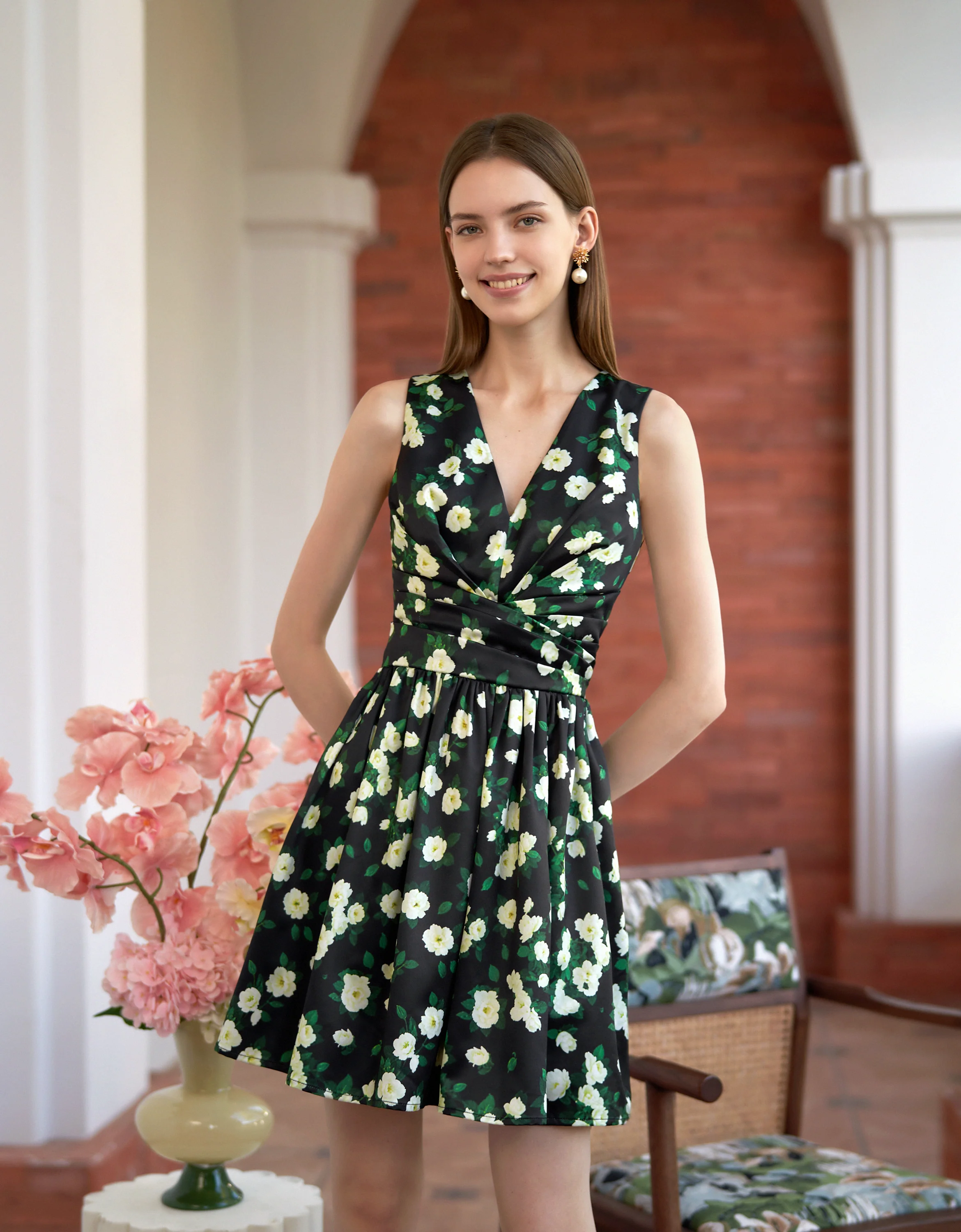 Pleated Waist V-neck Sleeveless Dress - Image 3