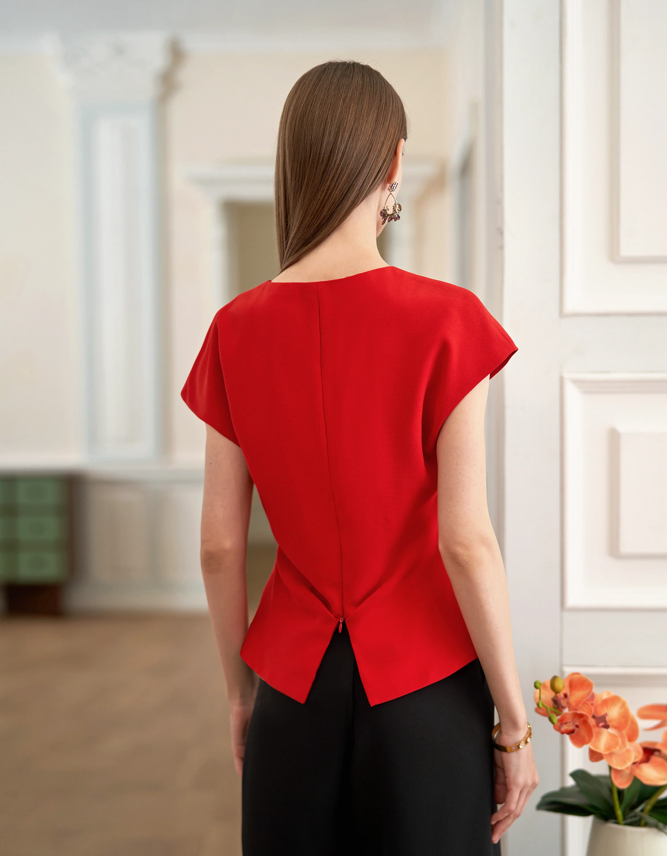 Pleated Waist V-neck Top - Image 10