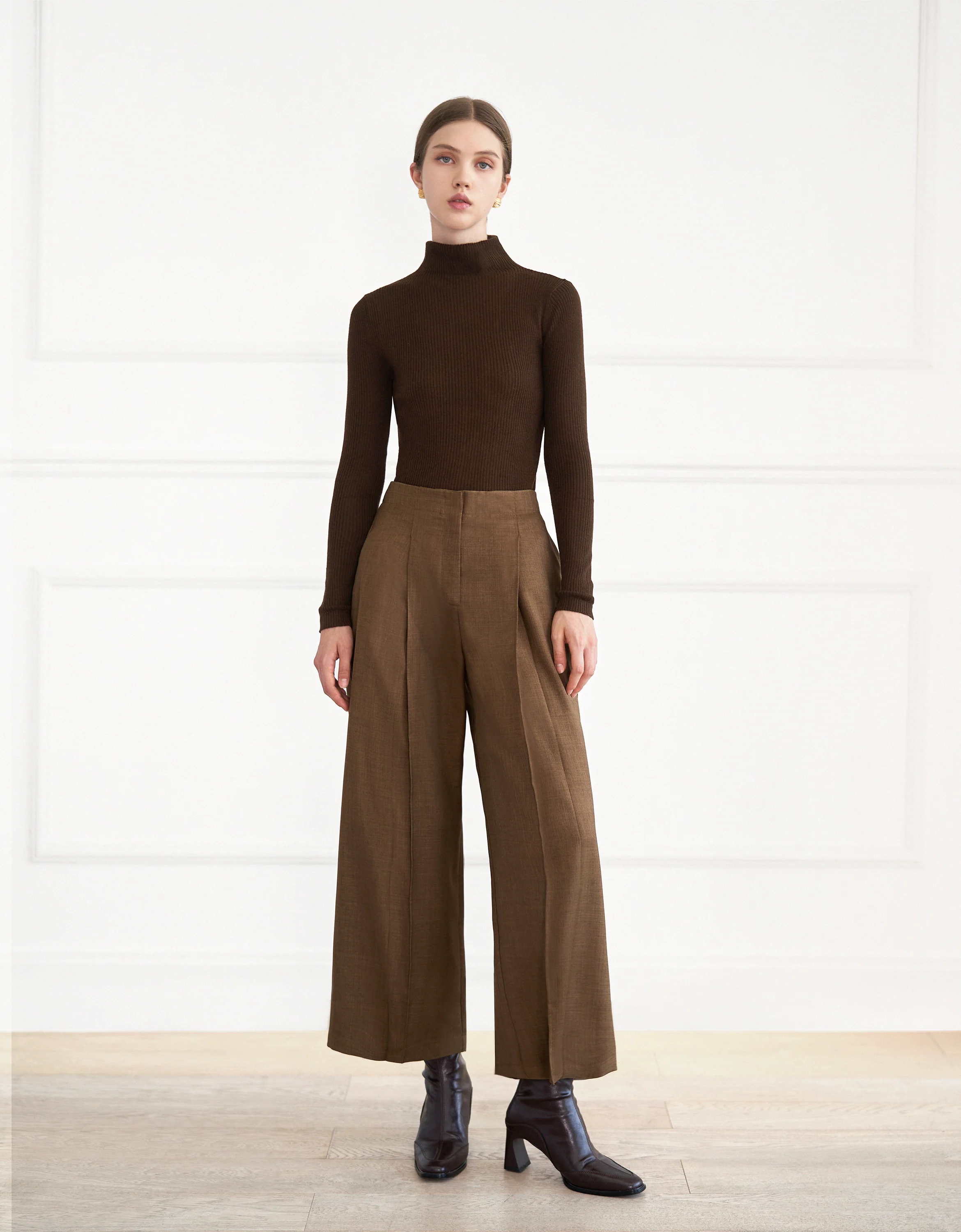 Pleated Wide Leg Straight Pants