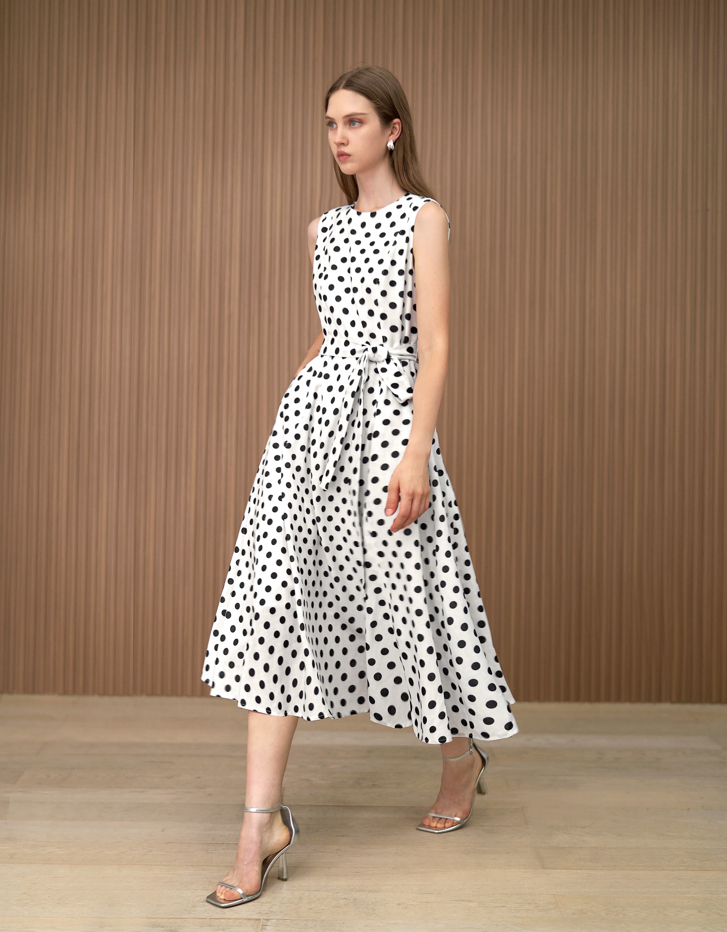 Polka Dot Round Neck Sleeveless Dress - Image 4