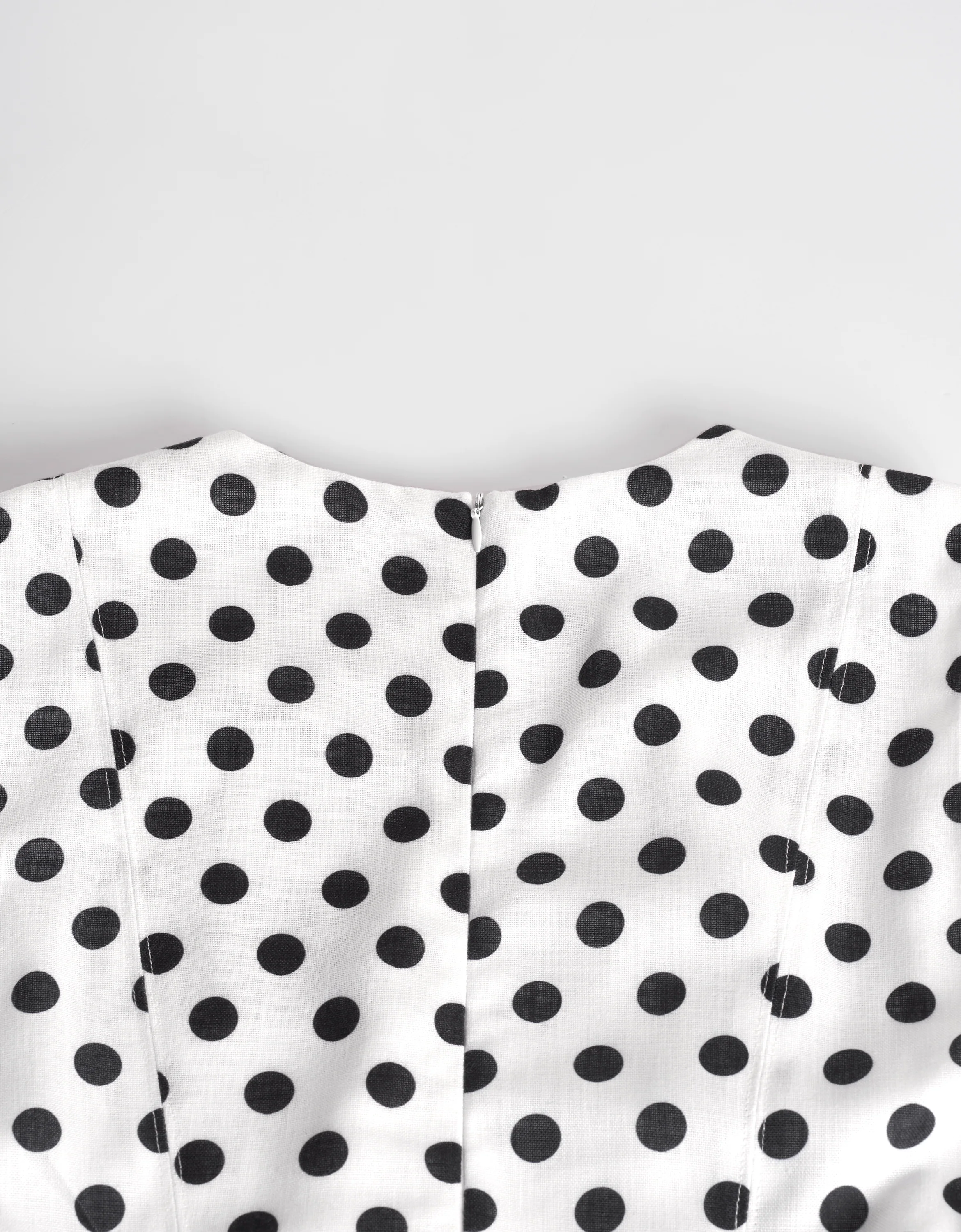 Polka Dot Round Neck Sleeveless Dress - Image 9