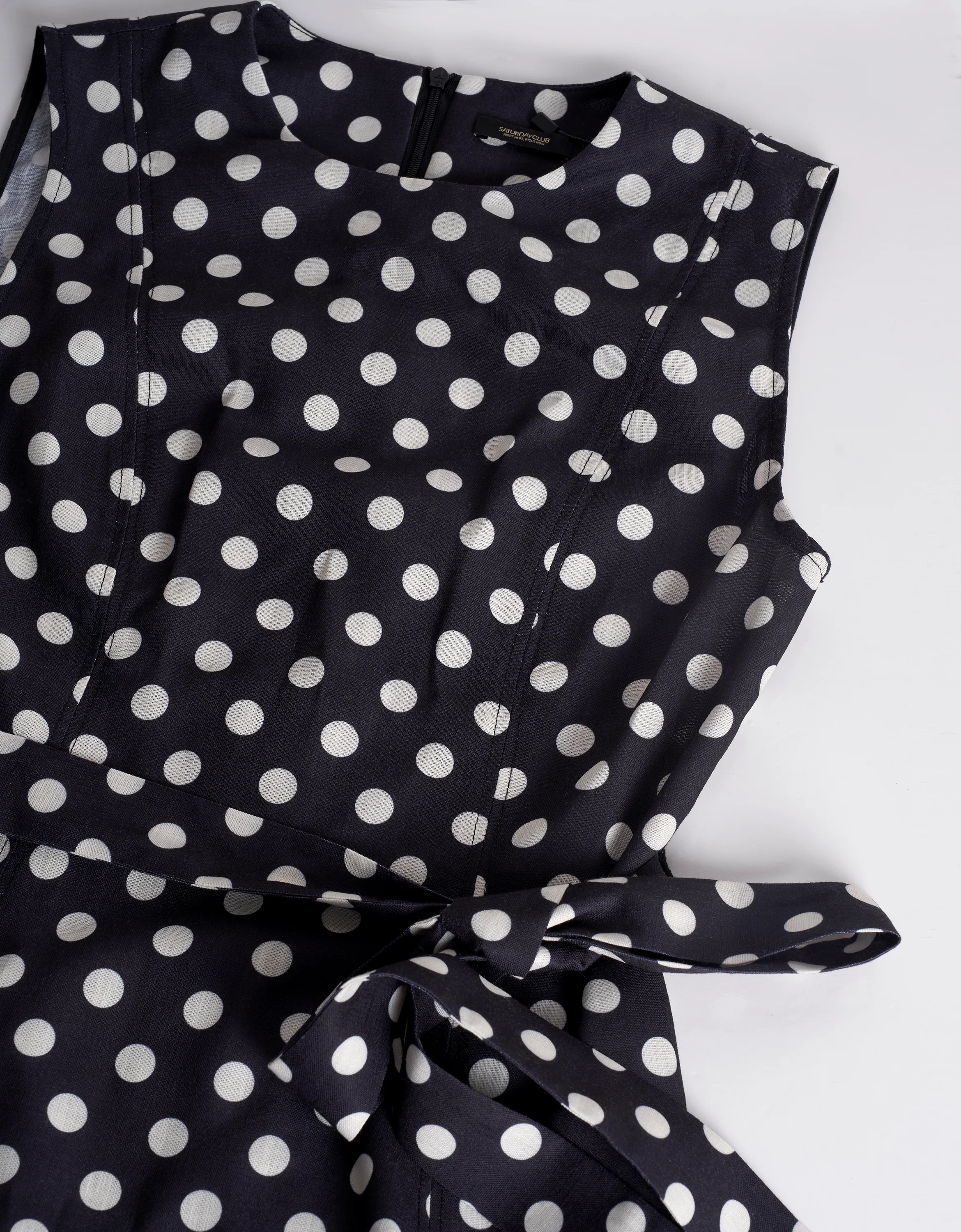 Polka Dot Round Neck Sleeveless Dress - Image 11