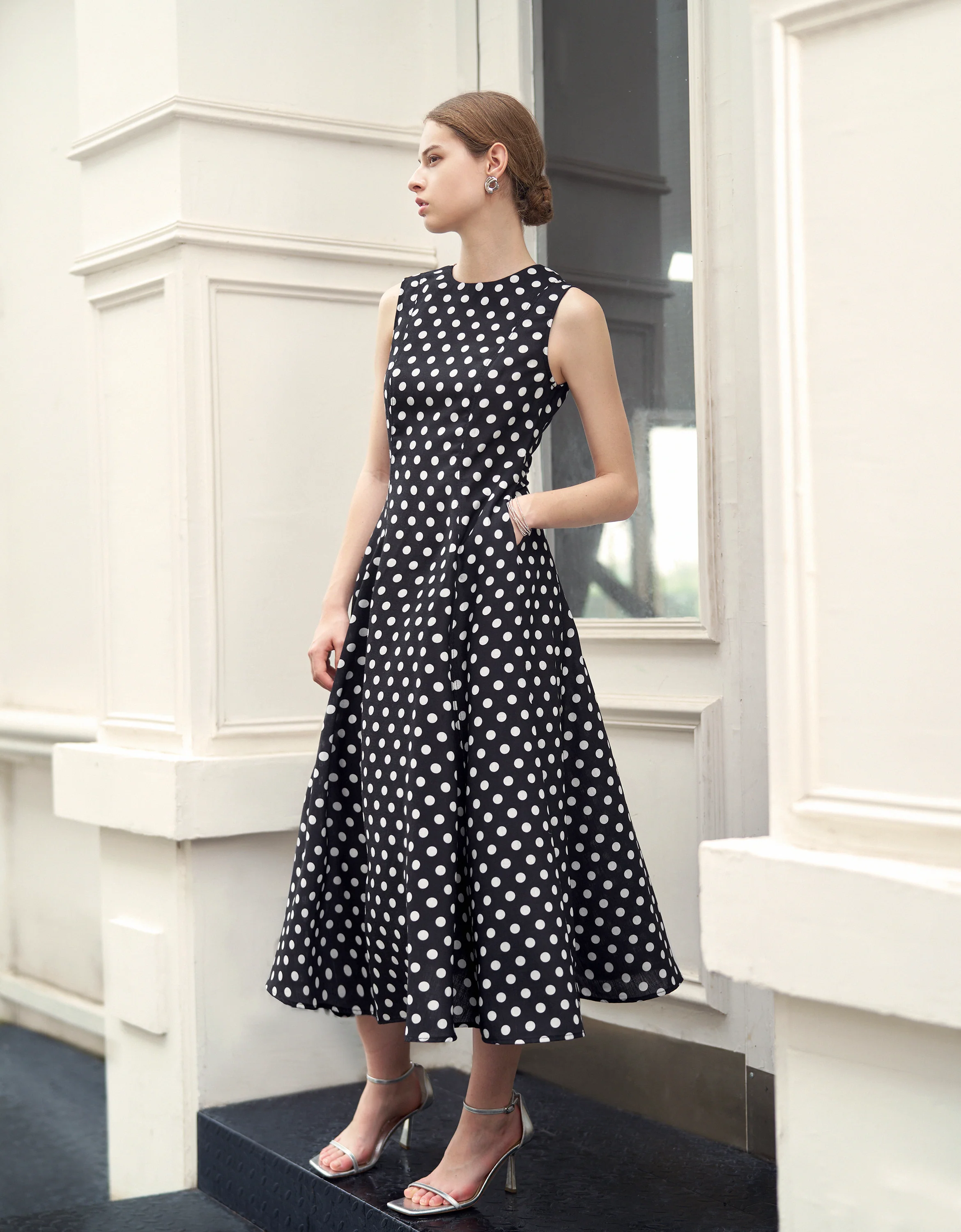 Polka Dot Round Neck Sleeveless Dress - Image 8
