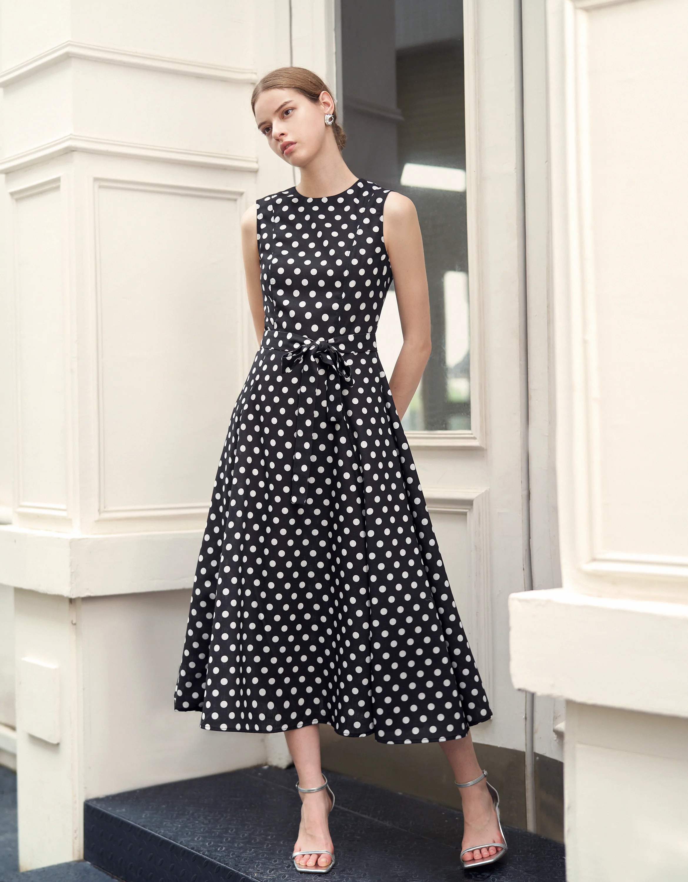 Polka Dot Round Neck Sleeveless Dress - Image 9