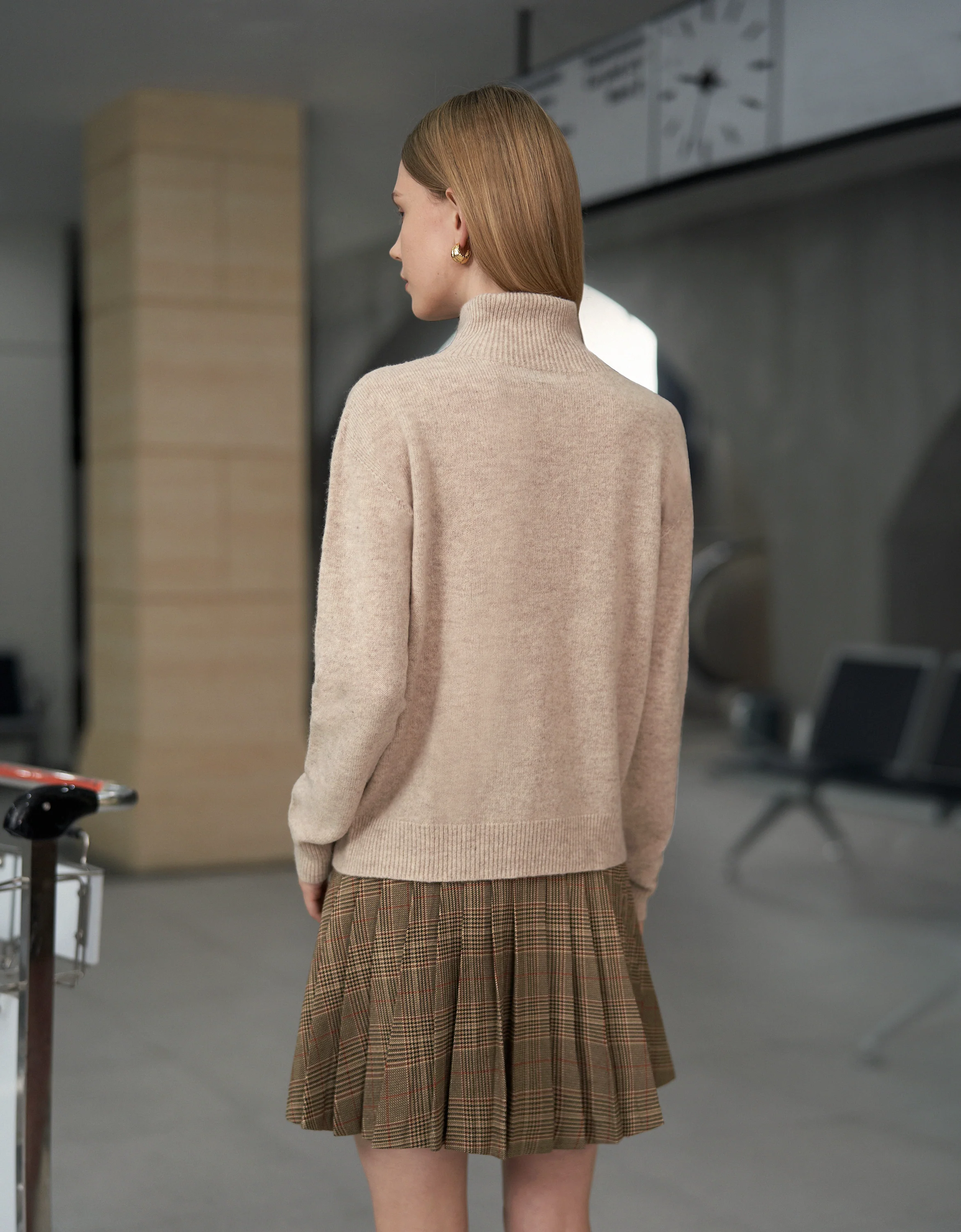 Ribbed Trims High Neck Knit Top - Image 17