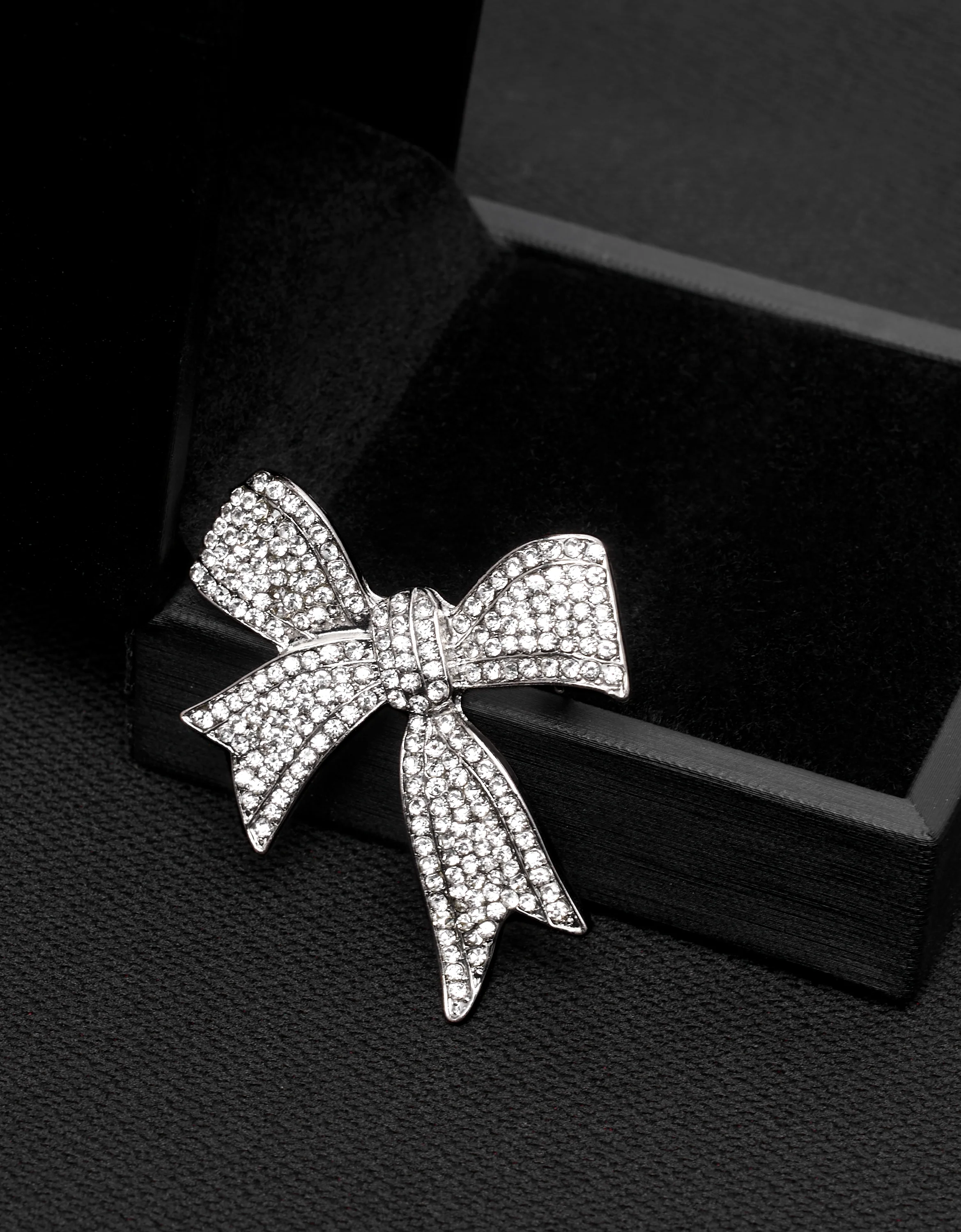 Ribbon Bow Metal Brooch - Image 4