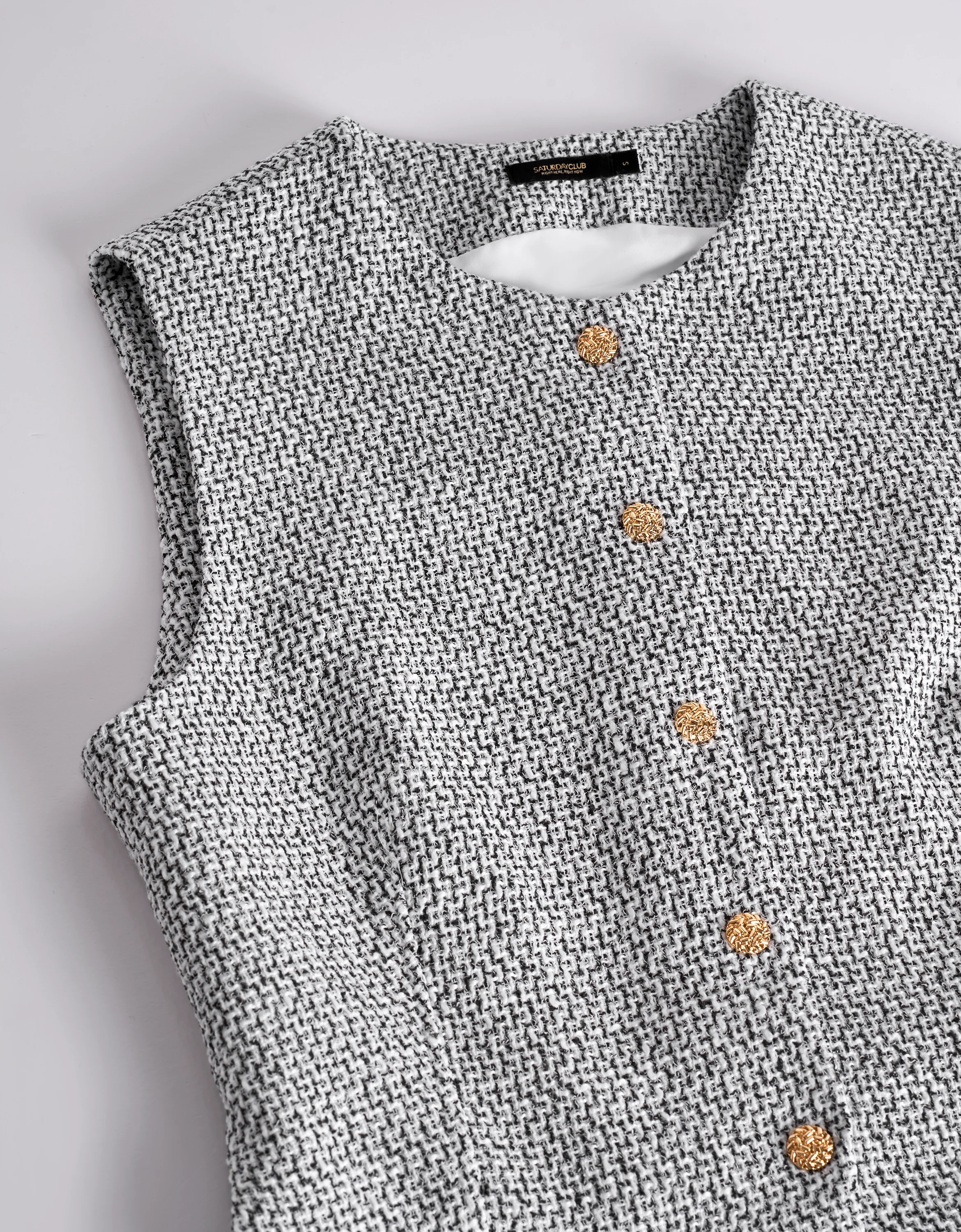 Round Neck Button Front Sleeveless Vest - Image 28