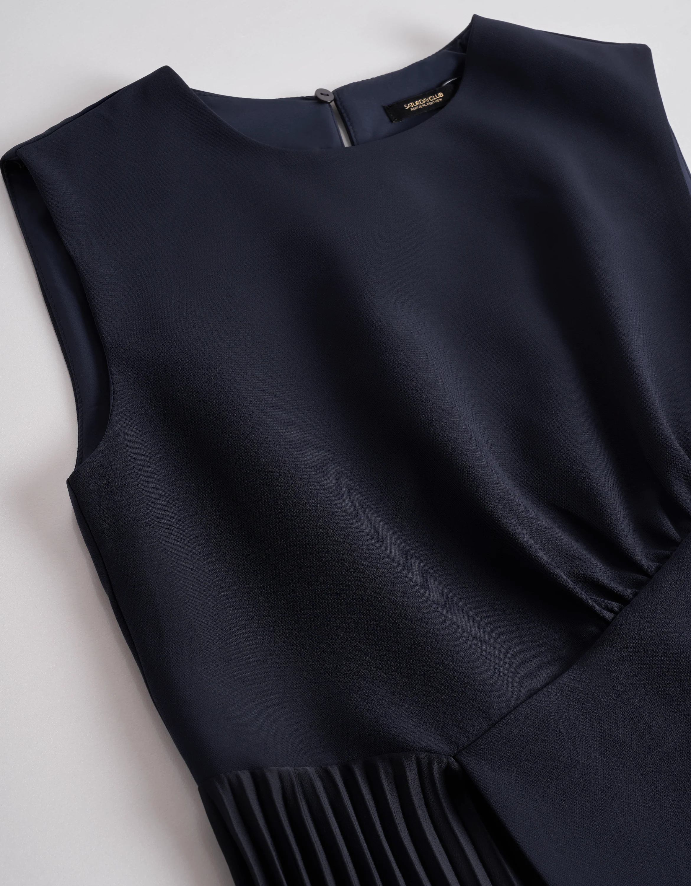 Round Neck Sleeveless Asymmetric Pleated Dress - Image 13