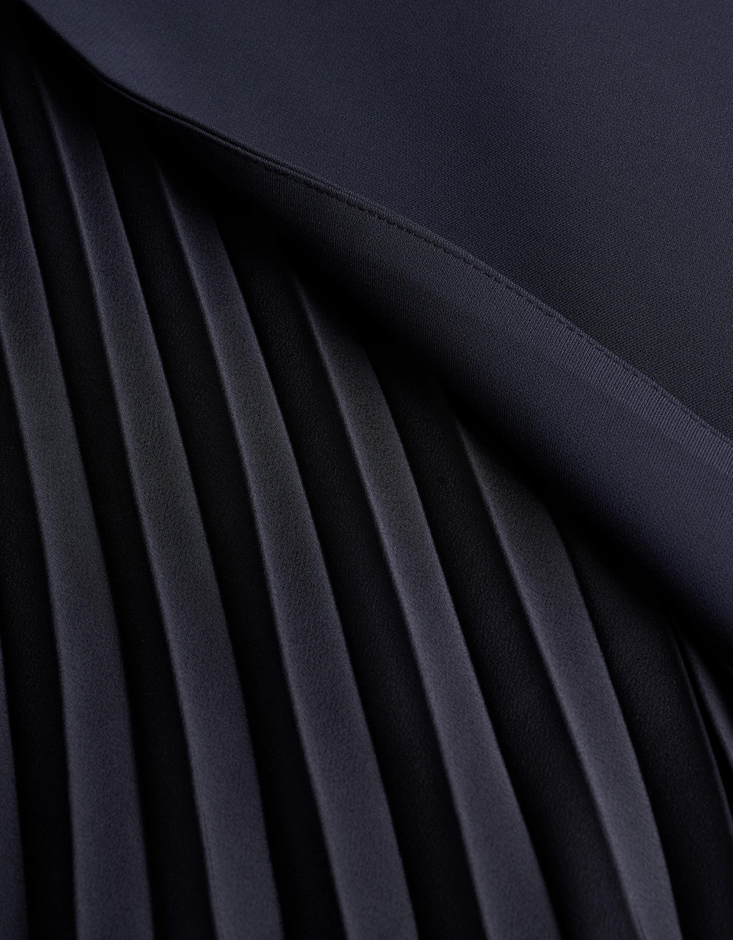 Round Neck Sleeveless Asymmetric Pleated Dress - Image 15
