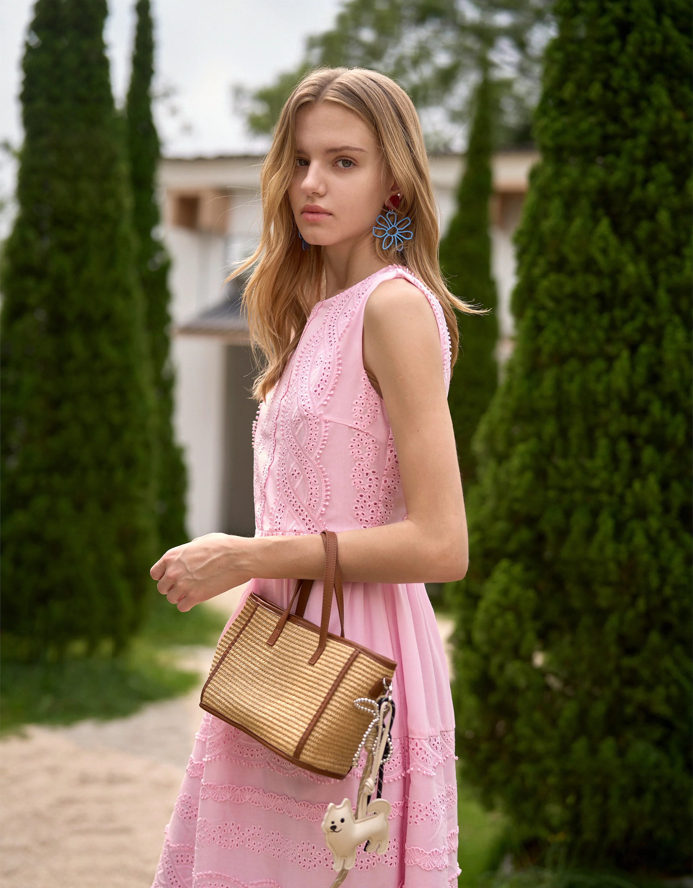 Round Neck Sleeveless Embroidered Midi Dress - Image 3