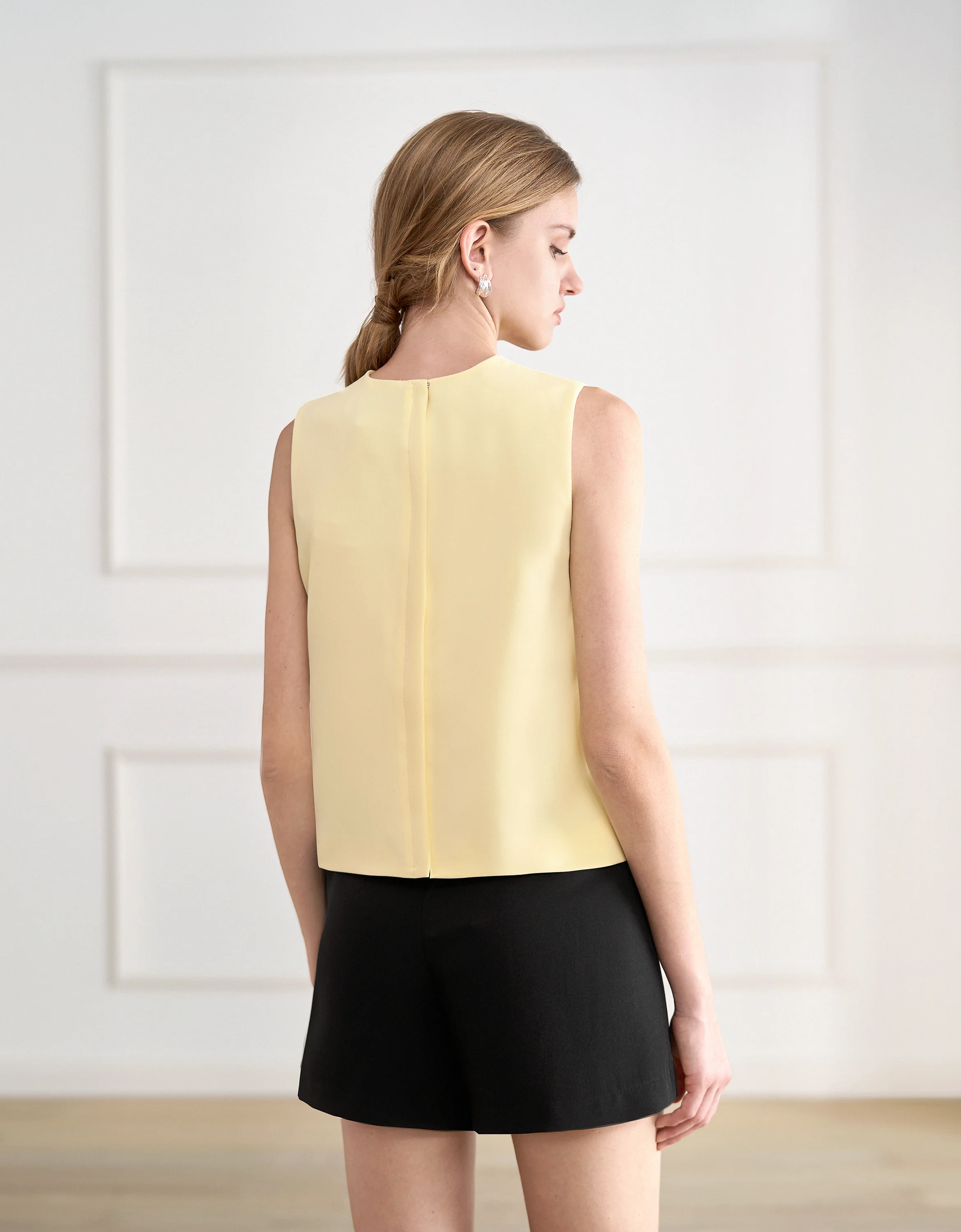 Round Neck Sleeveless Top - Image 11