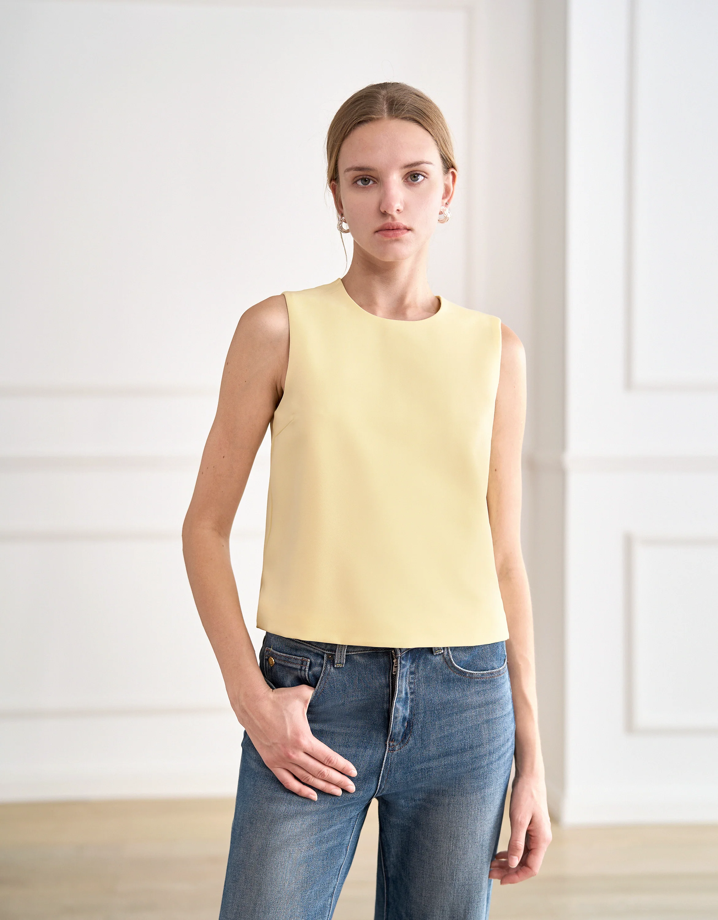 Round Neck Sleeveless Top - Image 12