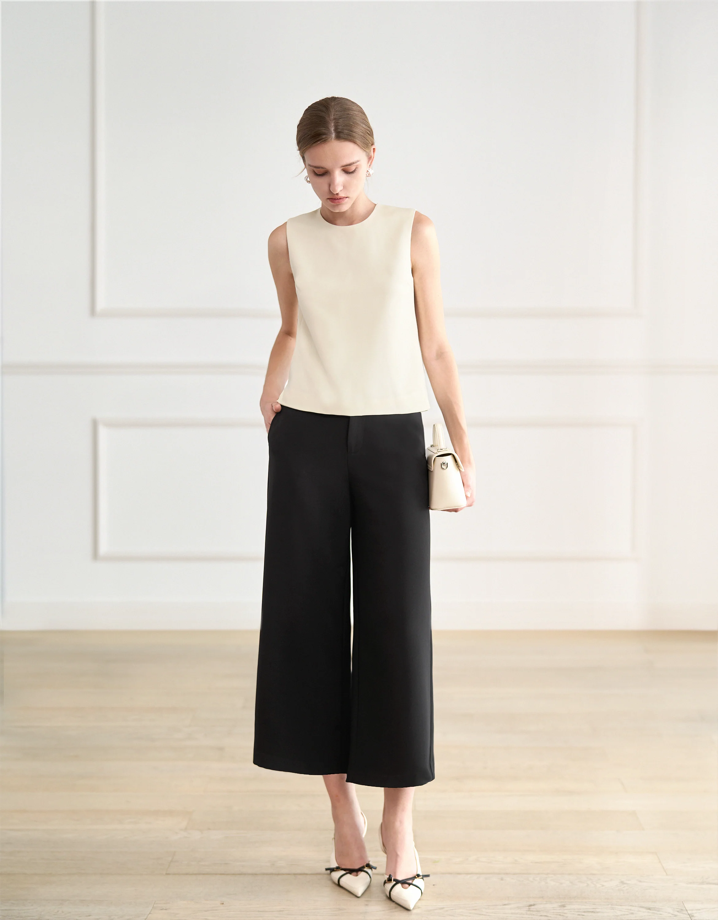 Round Neck Sleeveless Top - Image 39