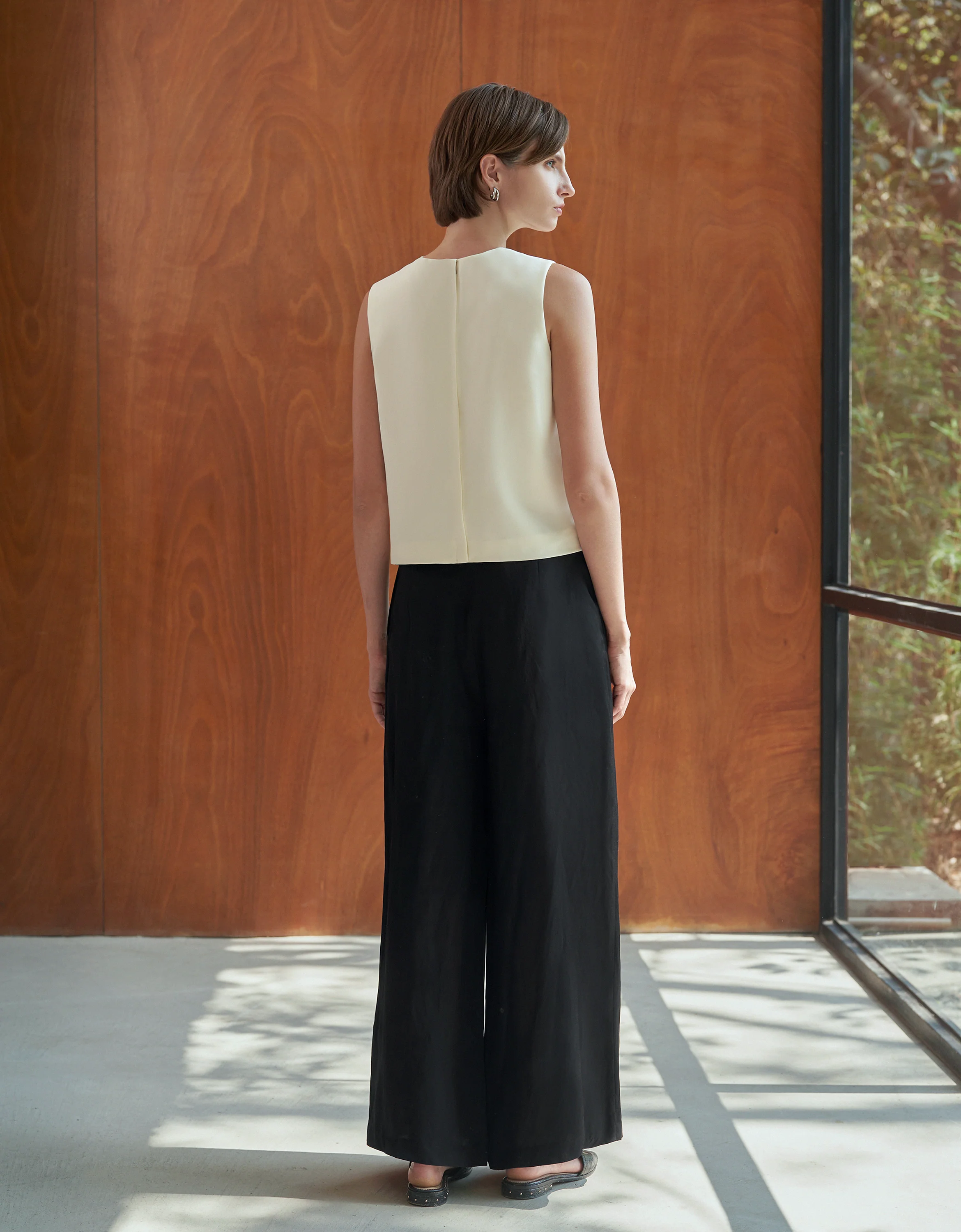 Round Neck Sleeveless Top - Image 45