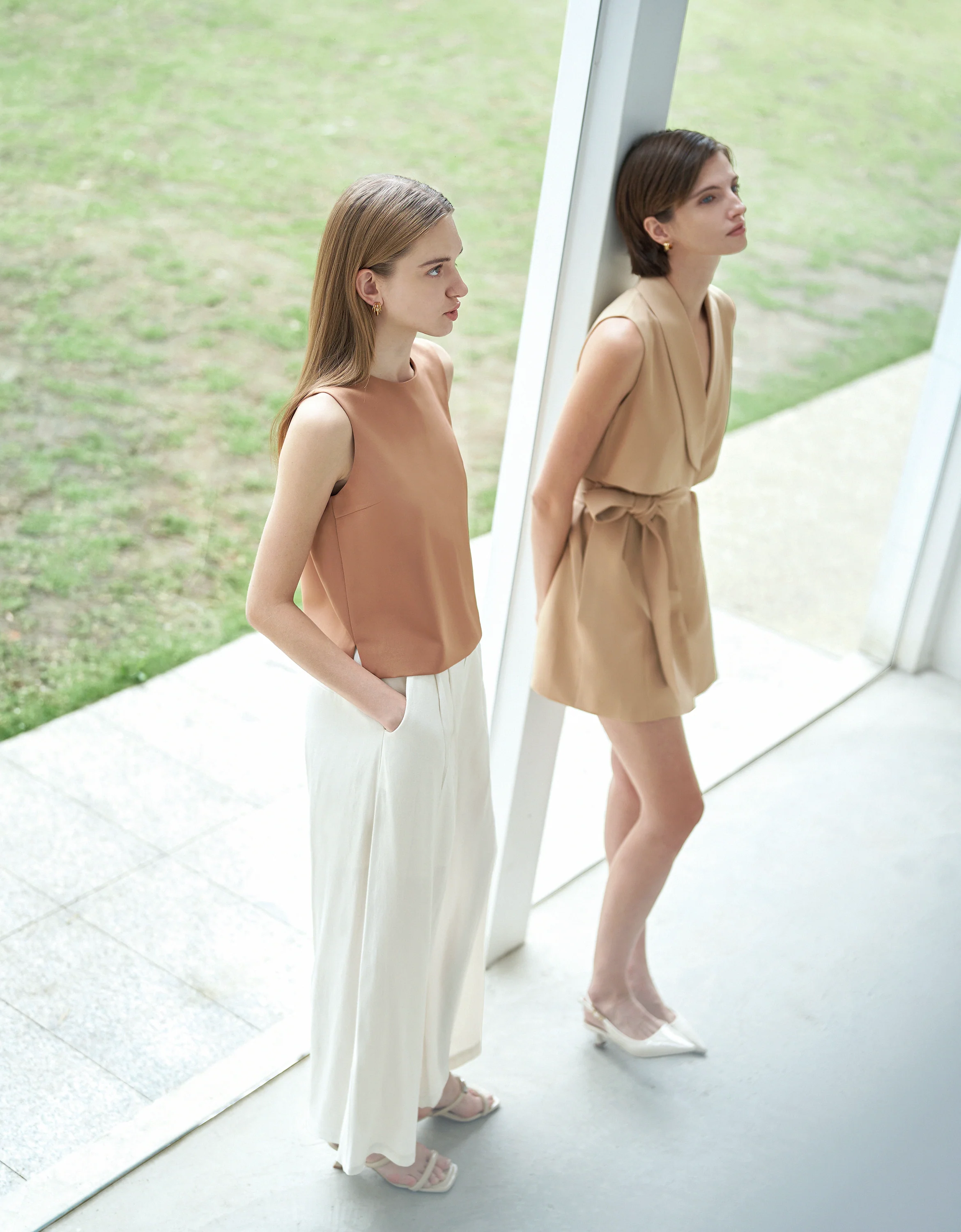 Round Neck Sleeveless Top - Image 59