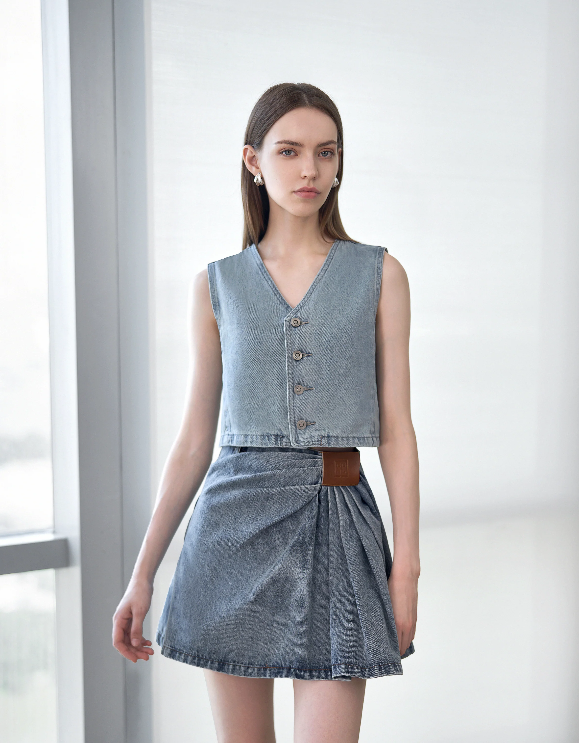 Ruched Mini Denim Skirt - Image 12