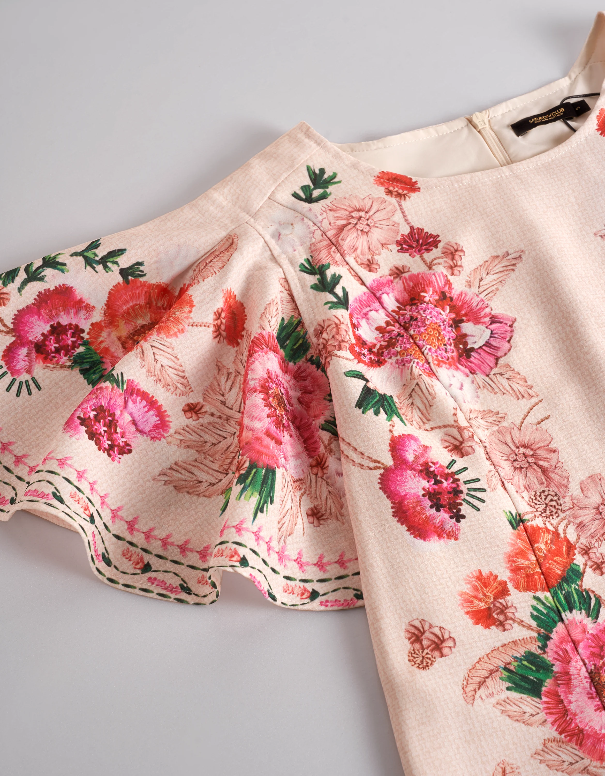 Ruffled Sleeves Round Neck Floral Top - Image 7