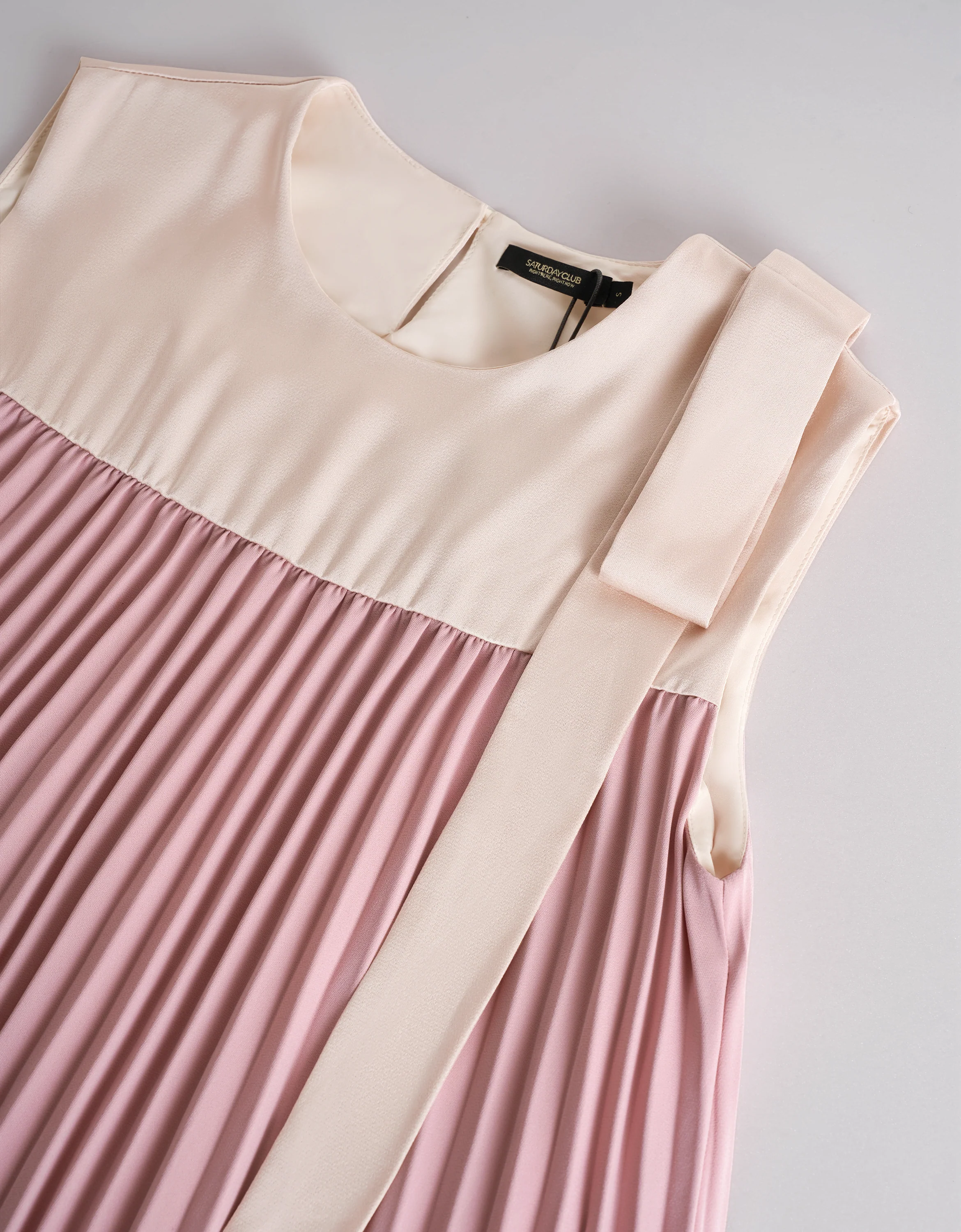 Shoulder Bow Colorblock Pleated Dress - Image 7