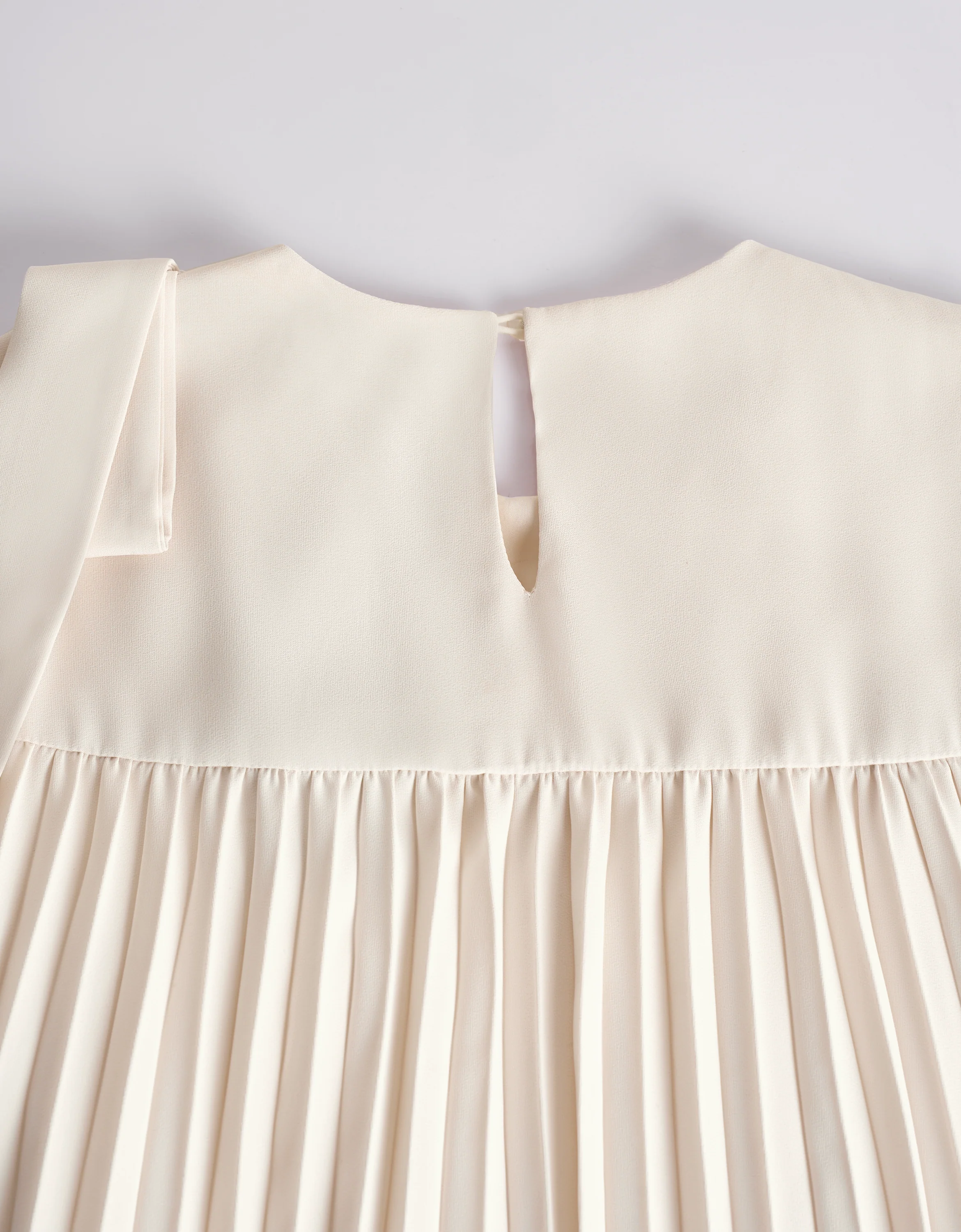Shoulder Bow Contrast Hem Pleated Dress - Image 7